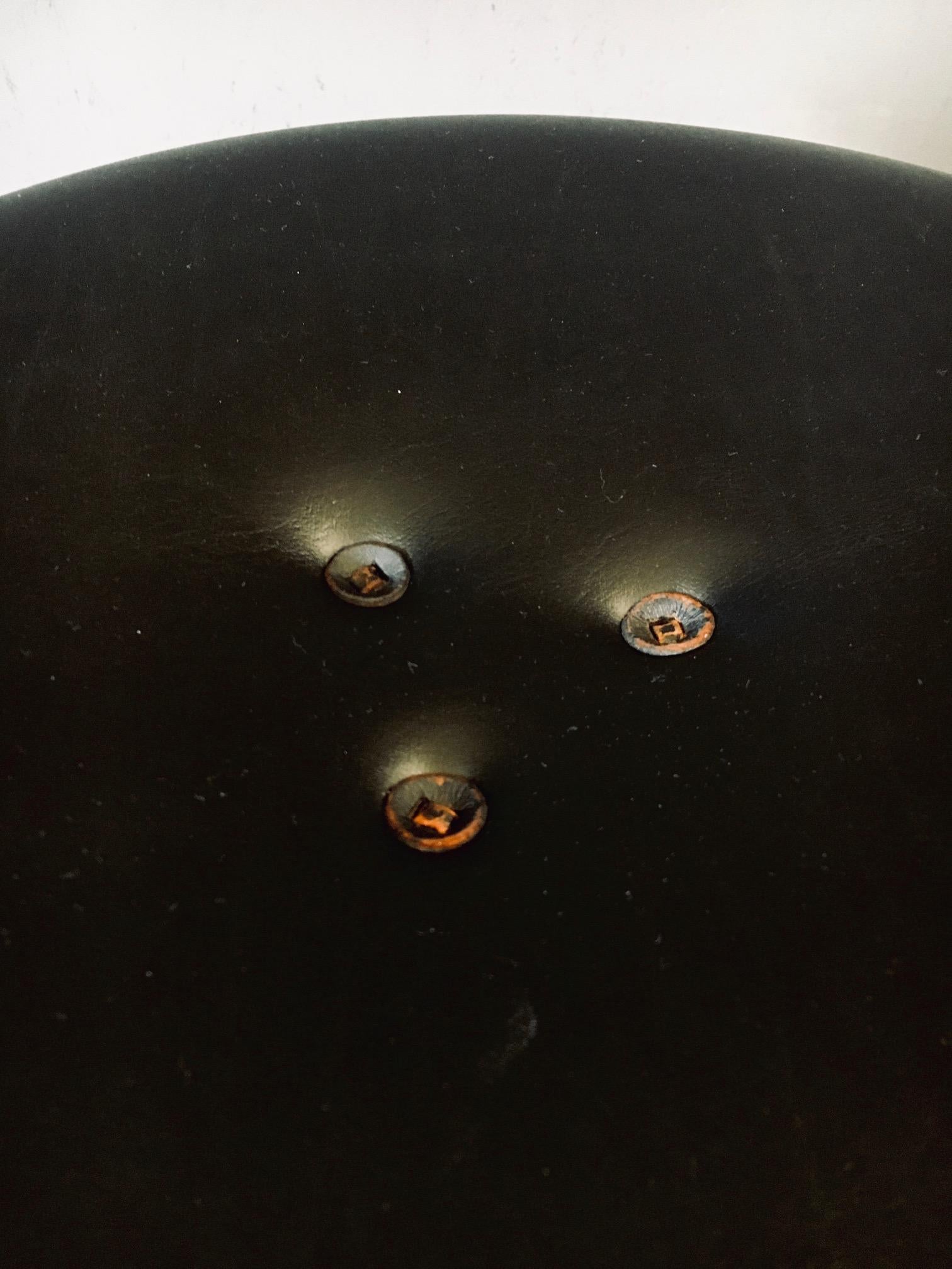 Tabouret tripode en cuir par Uno & Östen Kristiansson pour Luxus, Suède années 1960 en vente 7