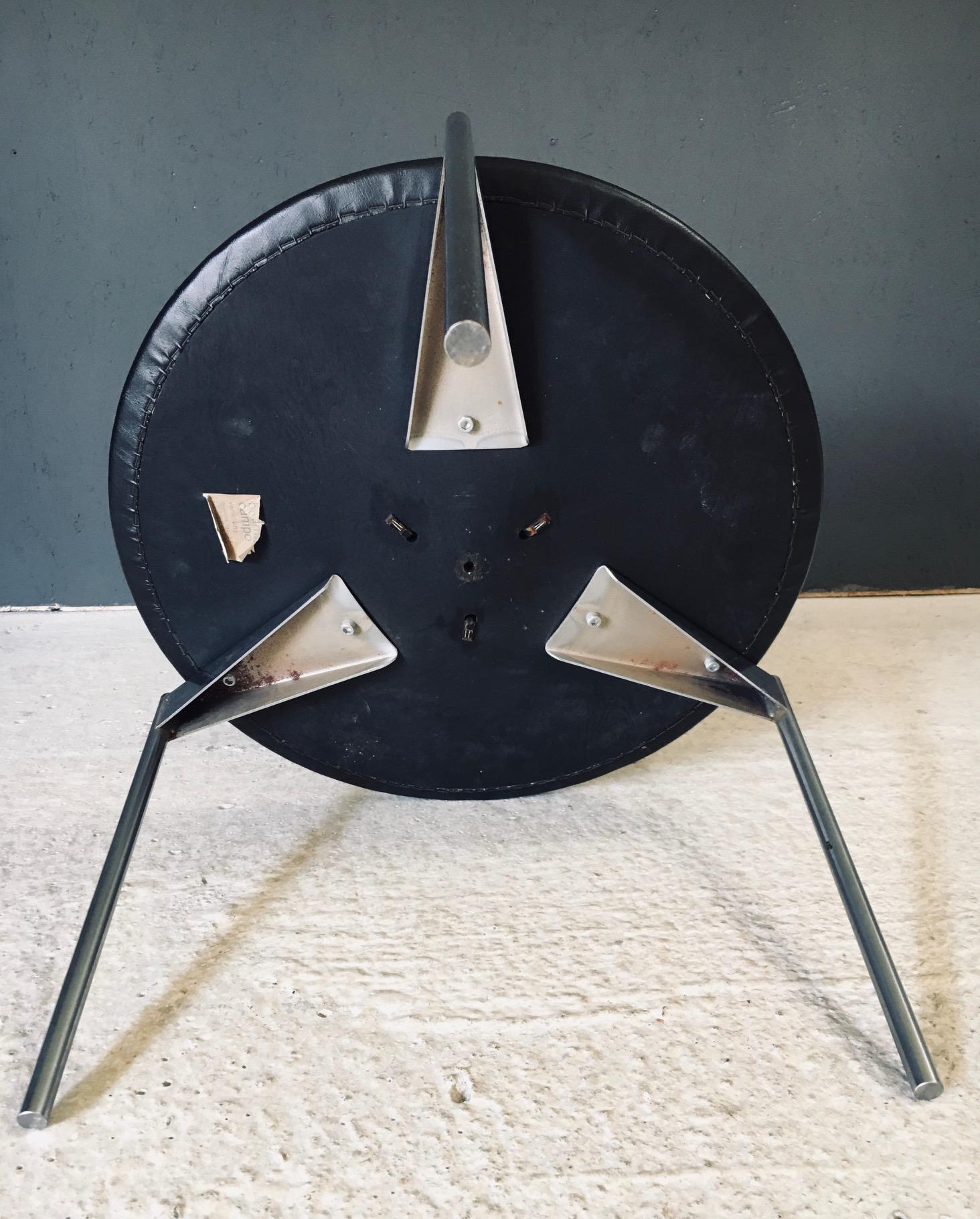 Tabouret tripode en cuir par Uno & Östen Kristiansson pour Luxus, Suède années 1960 en vente 8