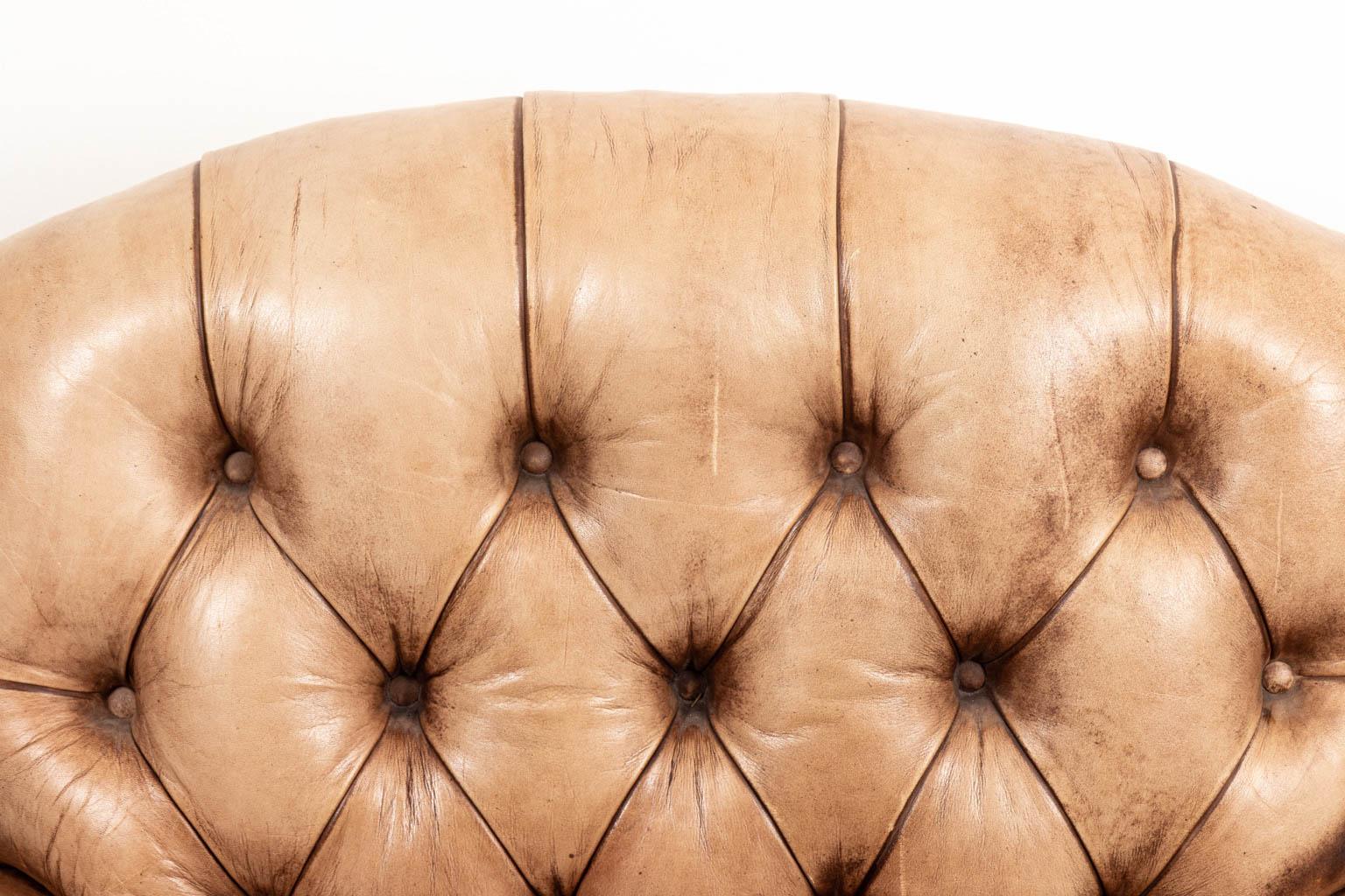 Leather Tufted Chair In Good Condition In Stamford, CT