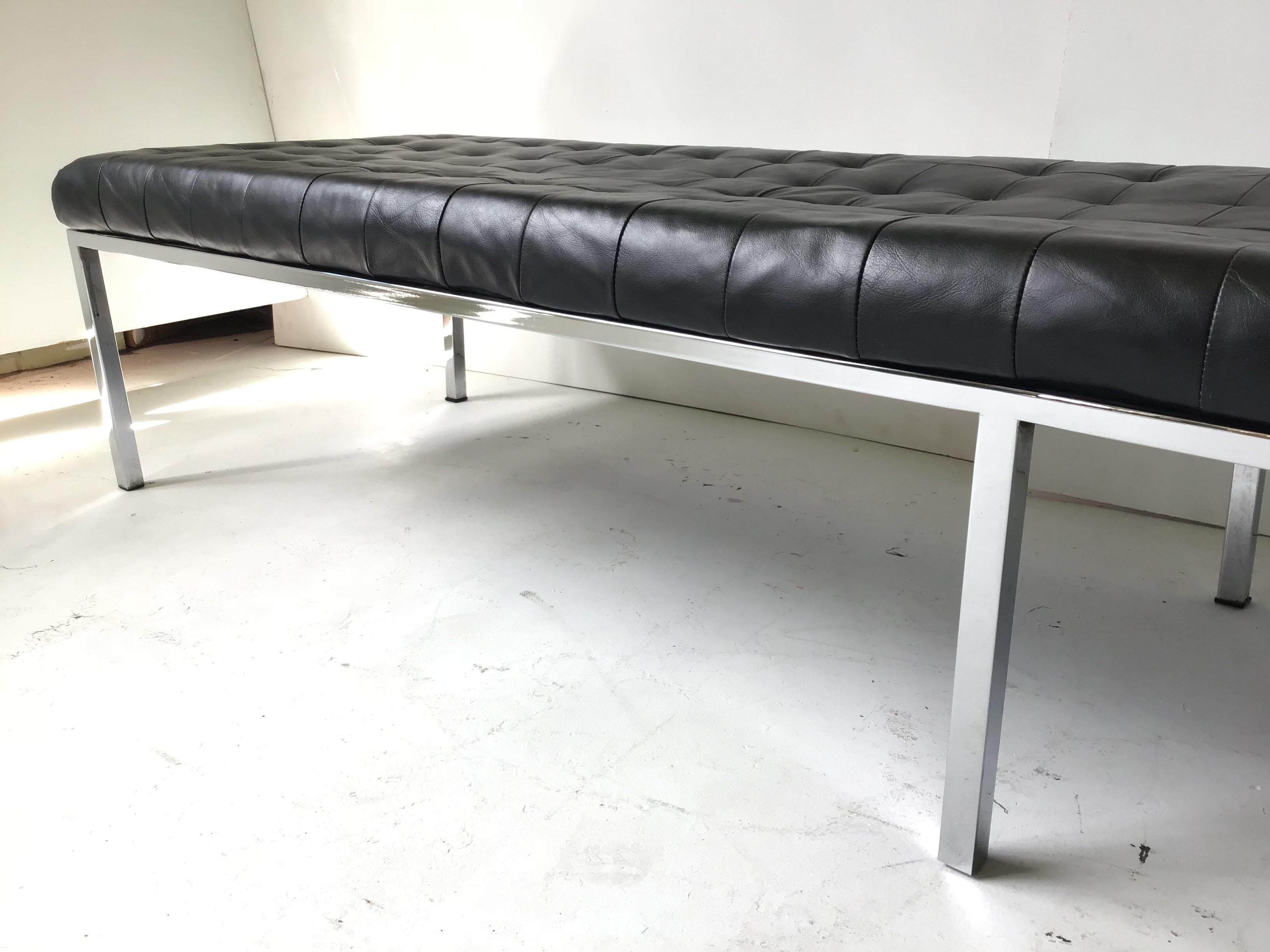 Leather Tufted Metropolitan Musem Bench In Excellent Condition For Sale In Tulsa, OK