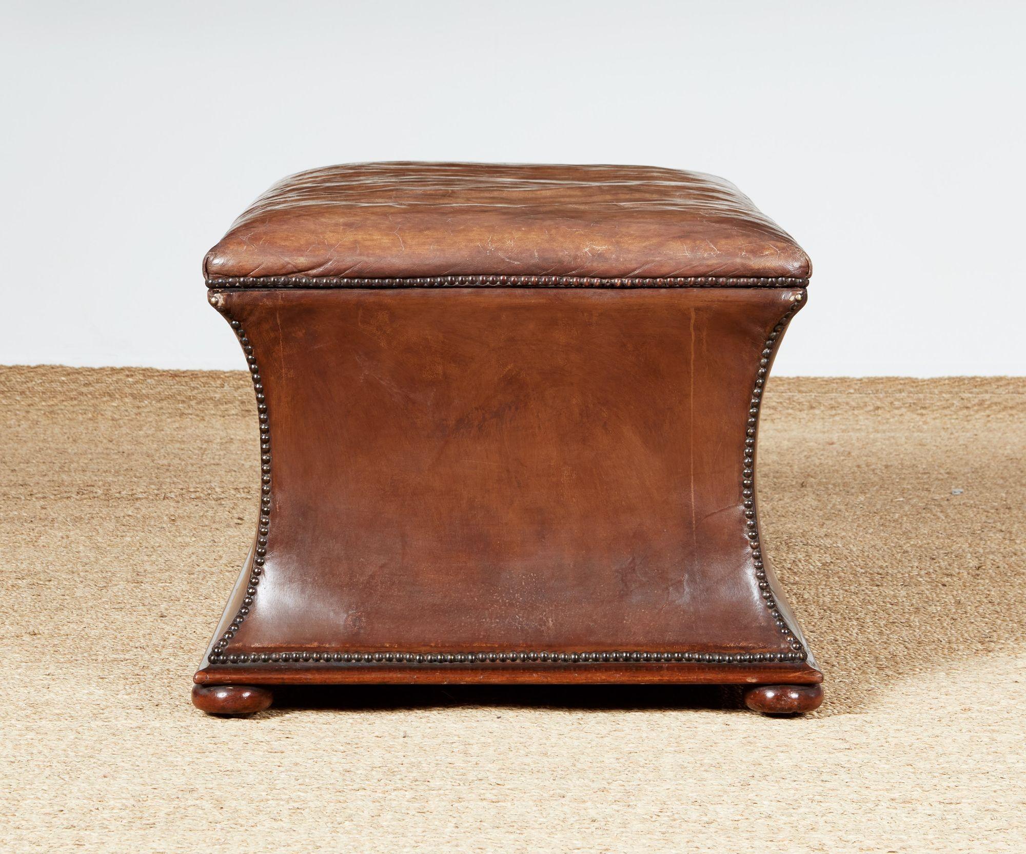 Pouf en cuir avec dessus Up&Up en vente 4