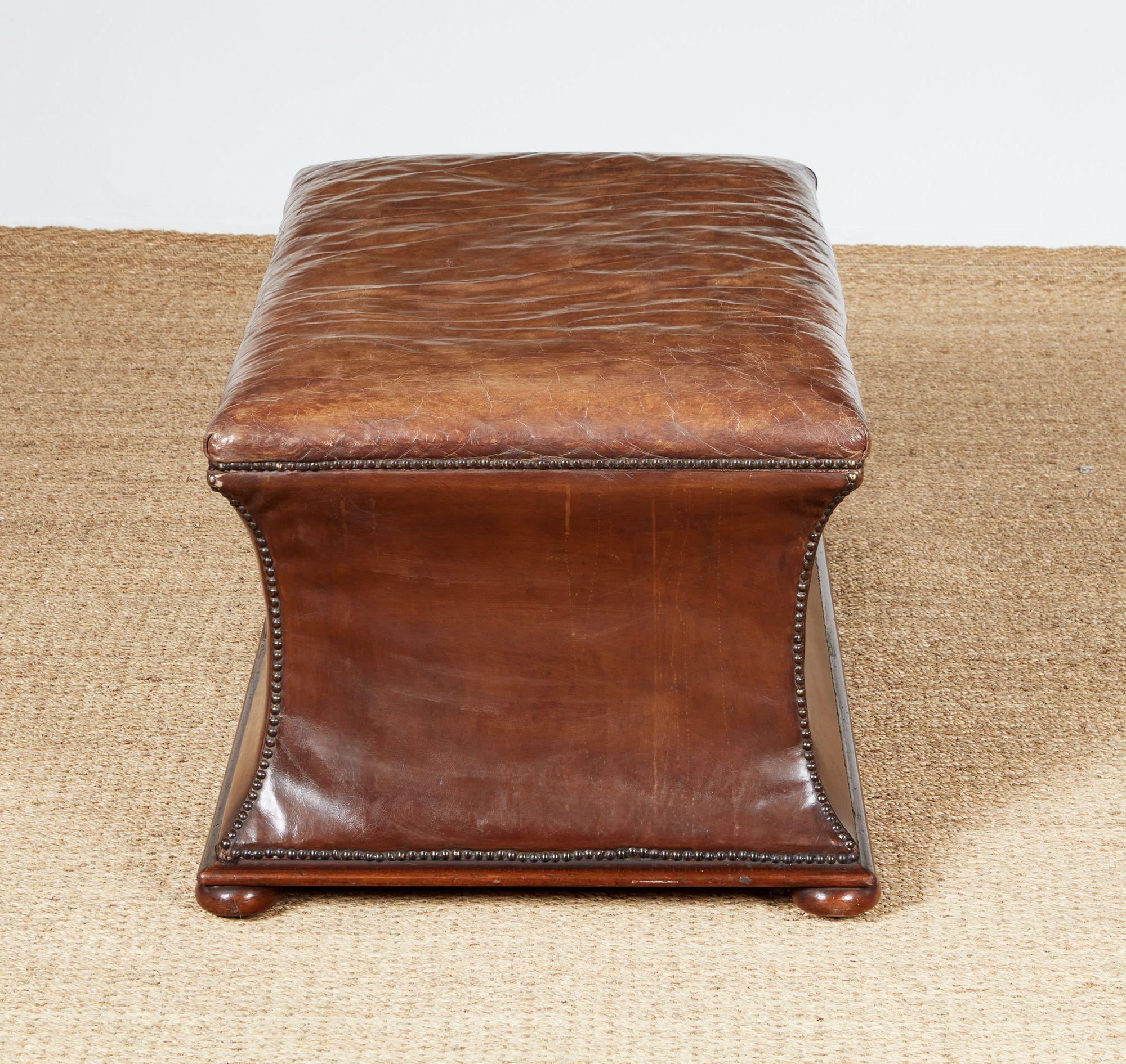 Pouf en cuir avec dessus Up&Up Bon état - En vente à Greenwich, CT