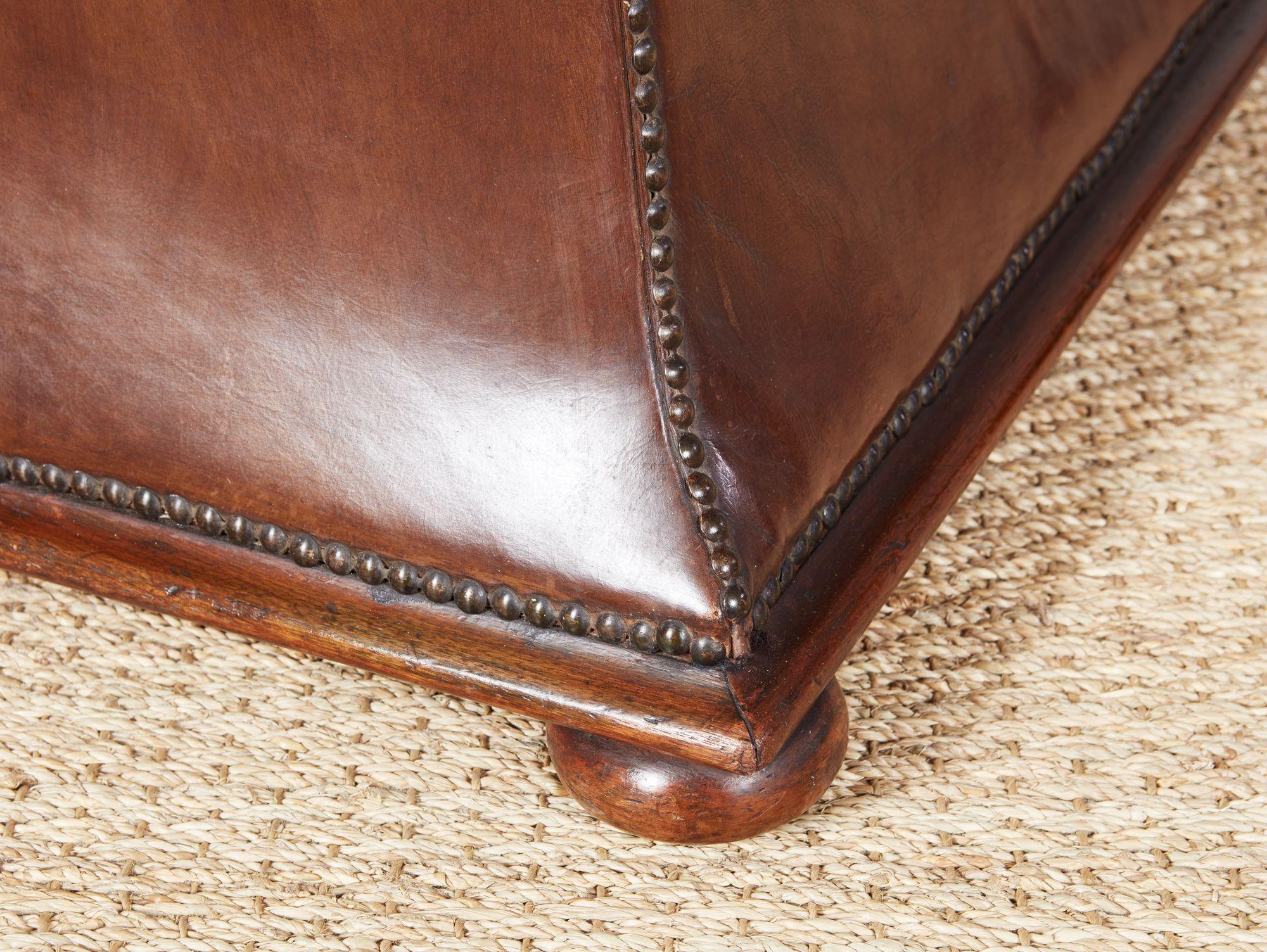 Début du 20ème siècle Pouf en cuir avec dessus Up&Up en vente
