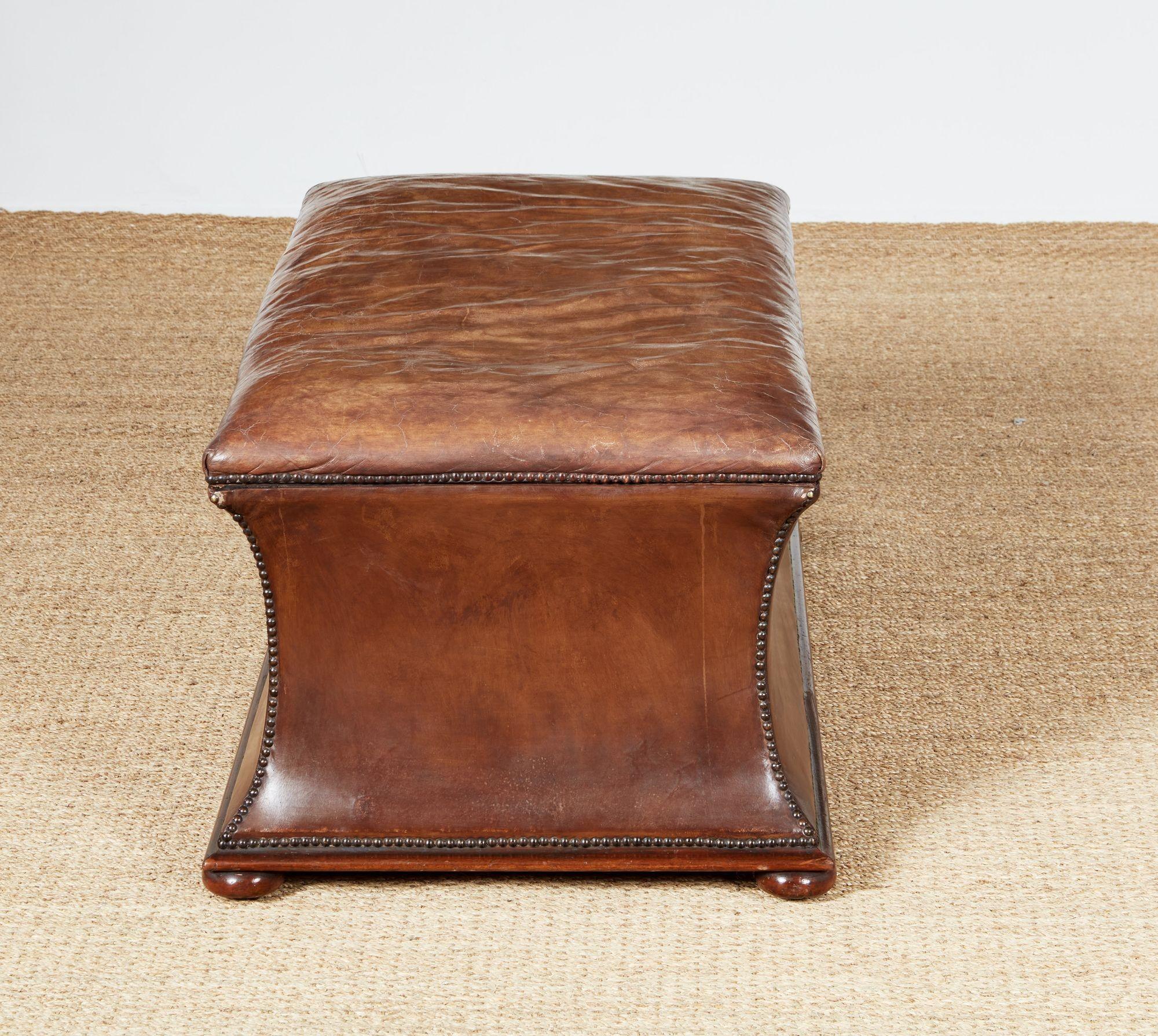 Pouf en cuir avec dessus Up&Up en vente 3