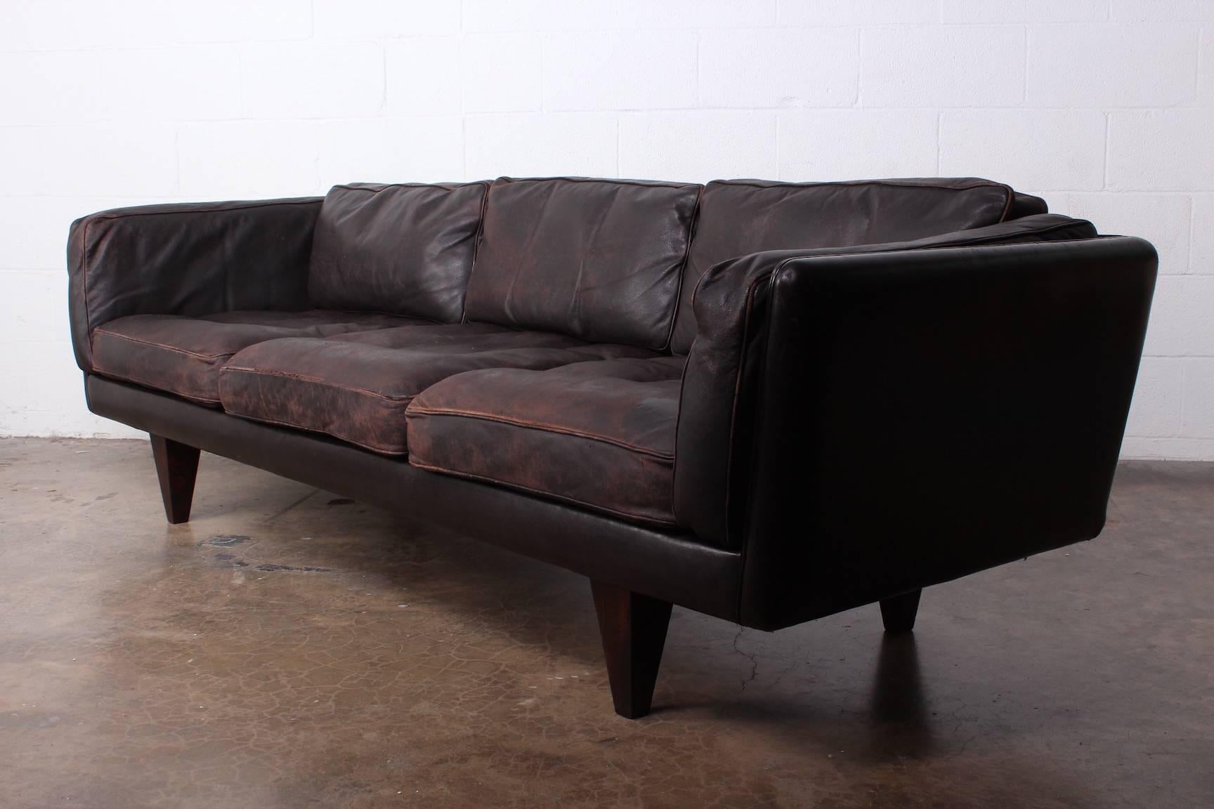 Leather V11 Sofa by Illum Wikkelsø 6