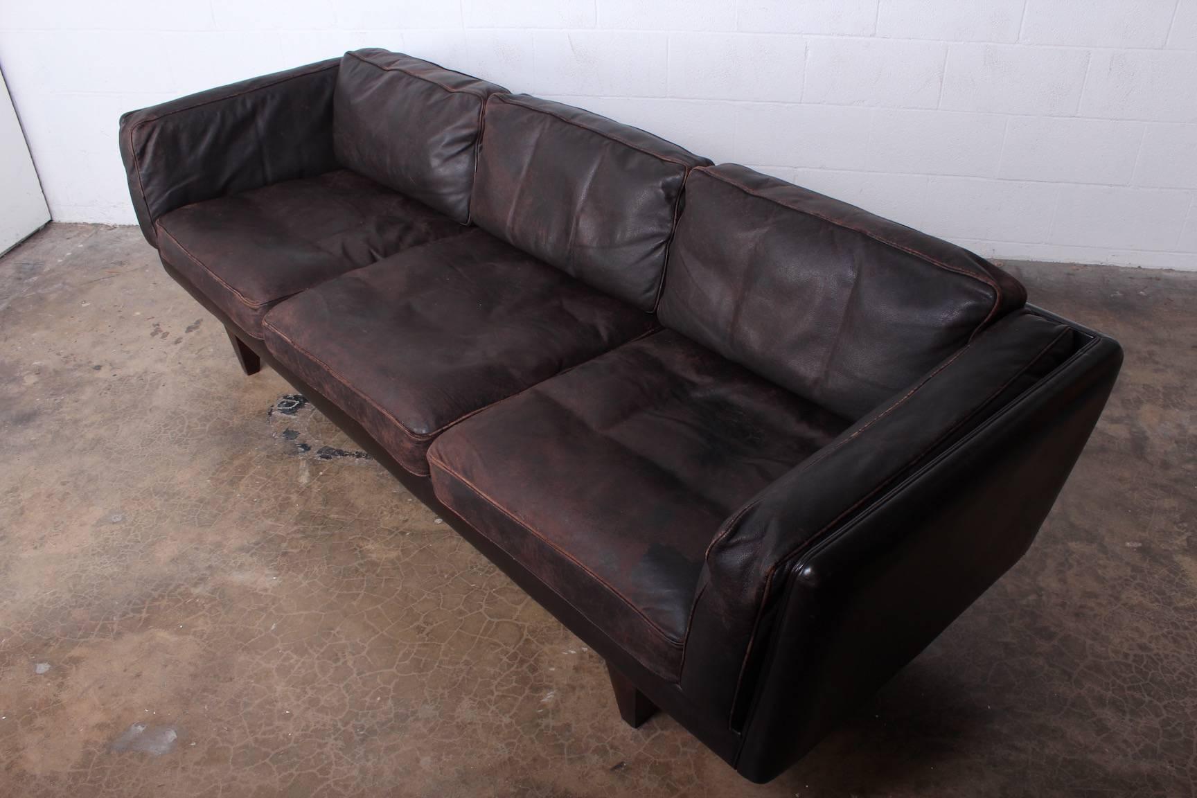 Leather V11 Sofa by Illum Wikkelsø 8