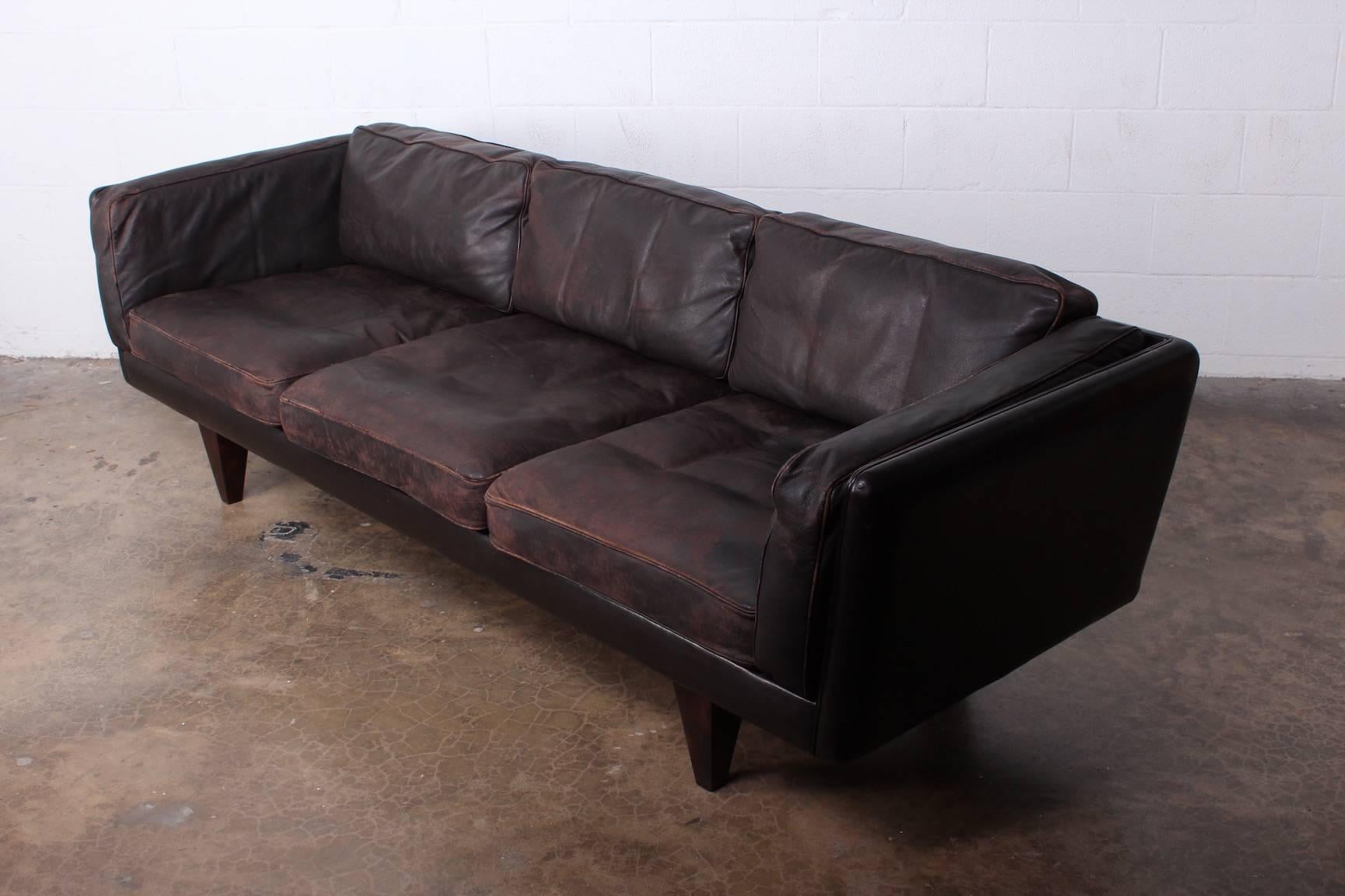 Leather V11 Sofa by Illum Wikkelsø 5