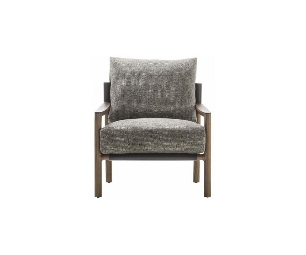 Porada Vera Sessel entworfen von Gabriele & Oscar Buratti.
Sessel mit Gestell aus massivem Canaletto-Nussbaum mit Rückenlehne aus Cuoietto-Leder und abnehmbarem Bezug aus den Stoffen der Kollektion. Rückenlehnenkissen immer inklusive. Es ist