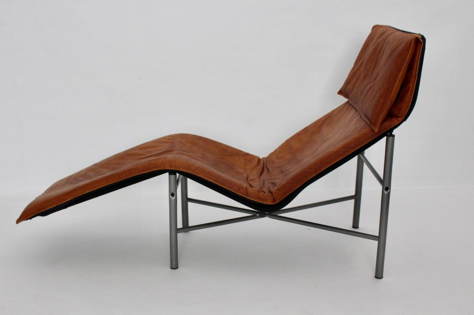 Late 20th Century Leather Vintage Chaise Longue by Tord Bjorklund Sweden, 1970s