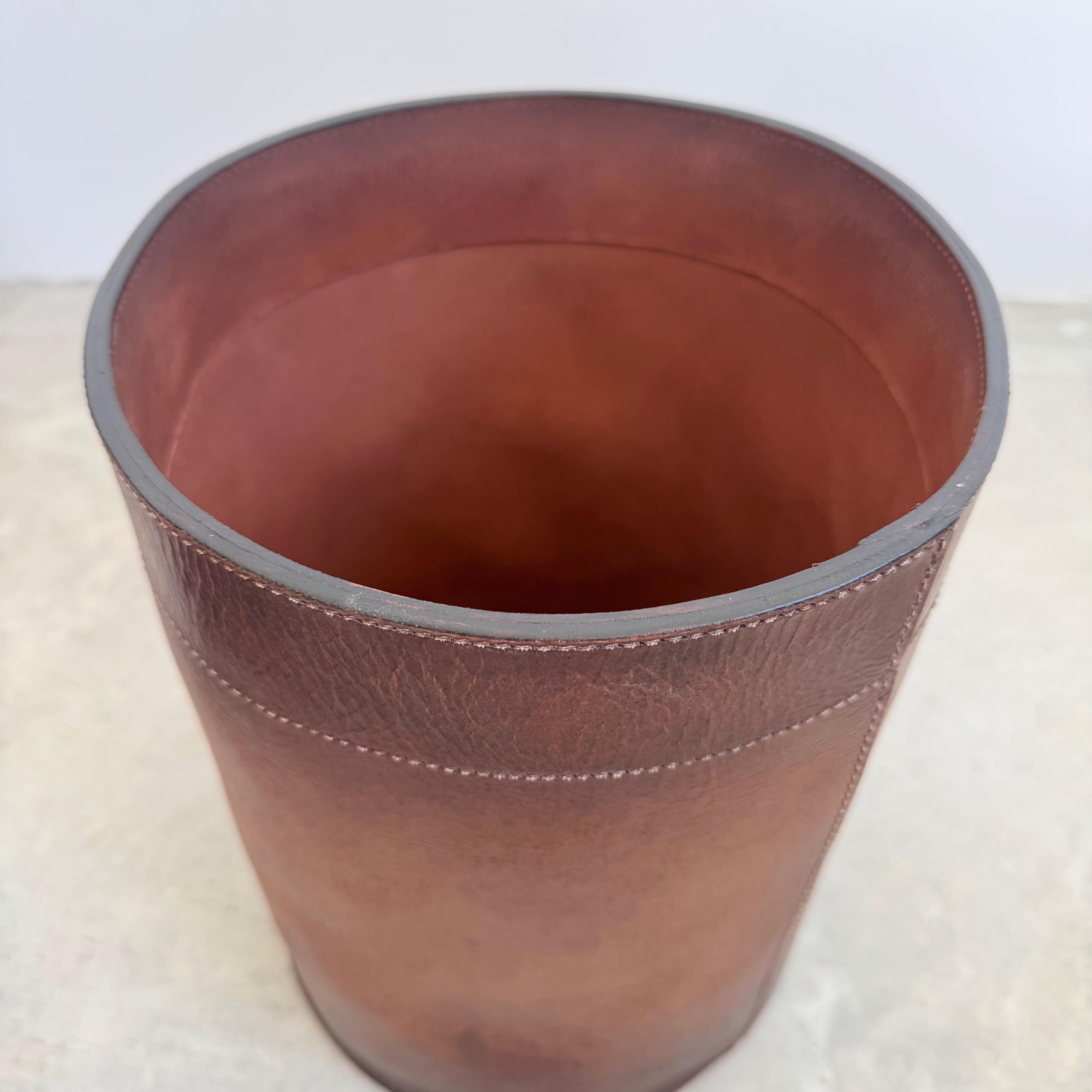 Waste-Korb aus Leder von Merit Los Angeles im Angebot 2