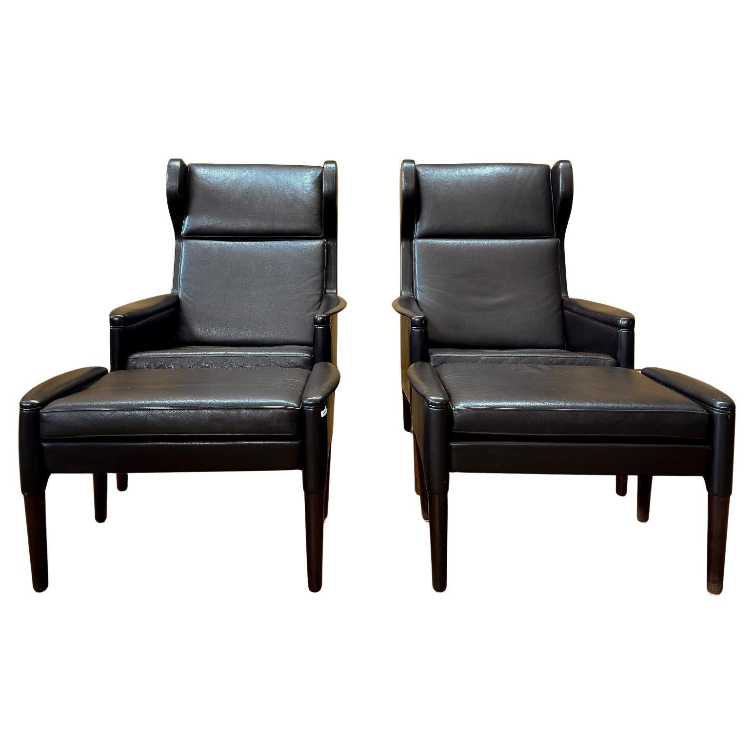 Chaise et tabouret à dossier en cuir