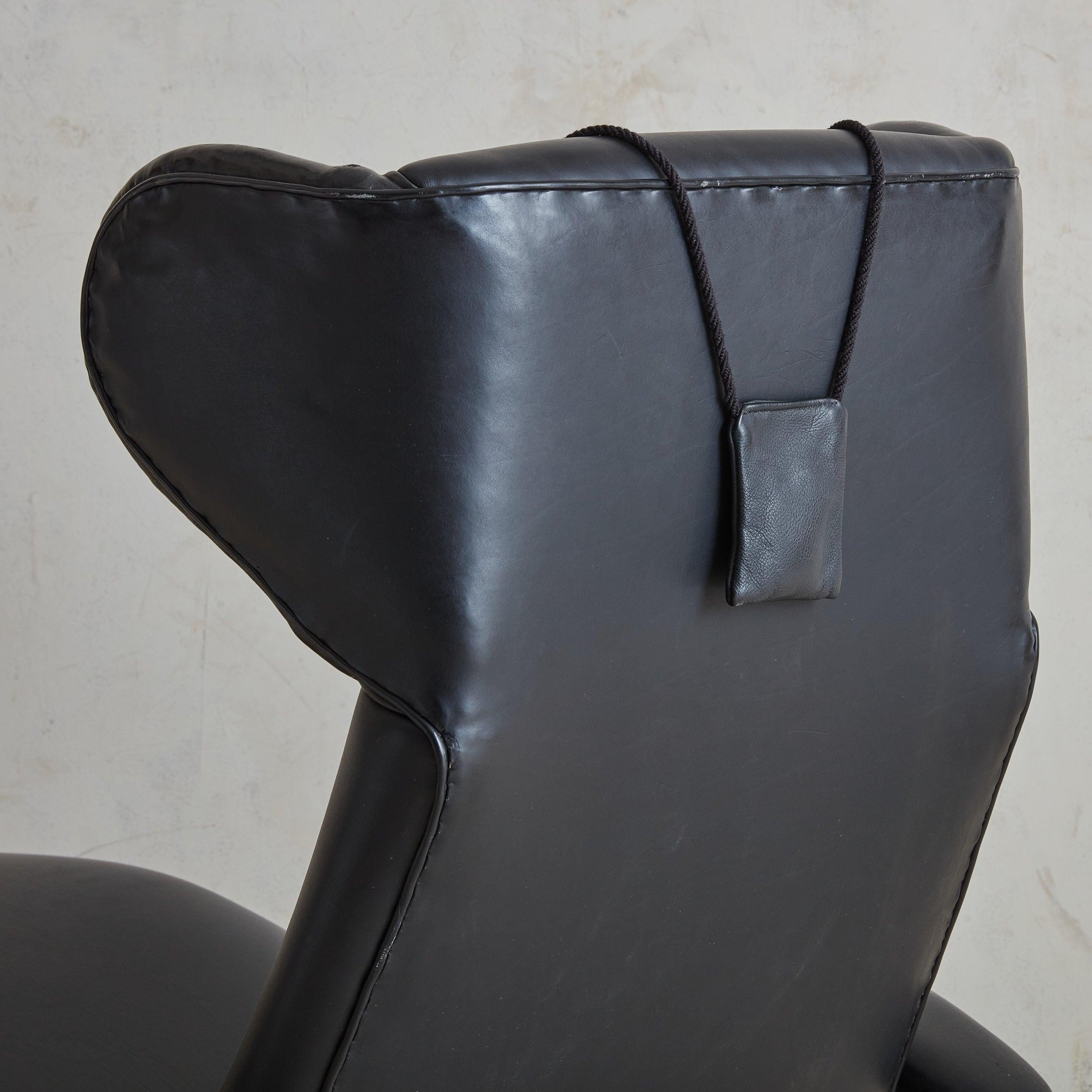 Danois Chaise longue inclinable en cuir et bois par Henry W. Klein pour Bramin Møbler en vente
