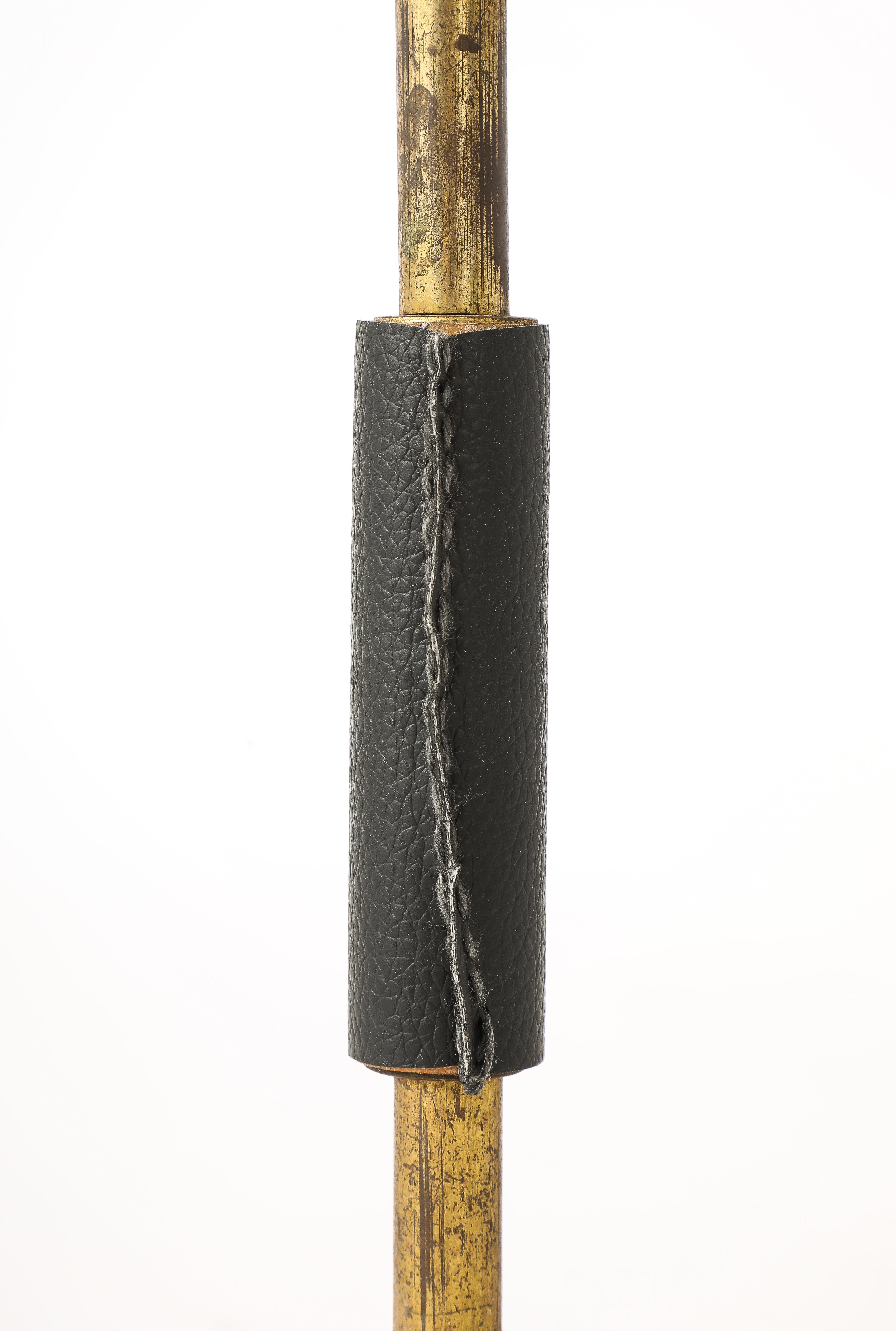 Tischlampen aus Messing mit Leder umwickelt, Frankreich 1960er Jahre im Angebot 7