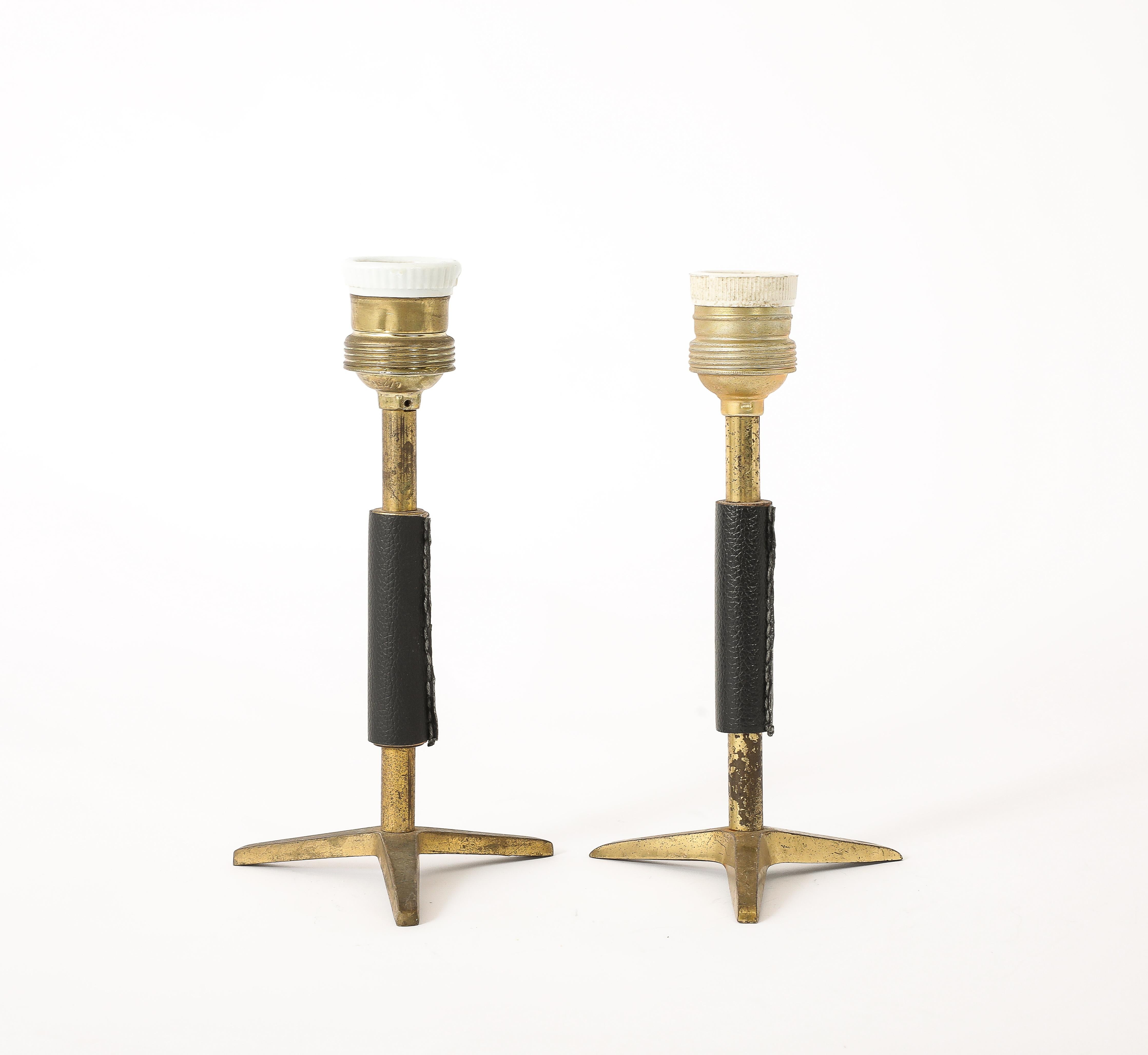 Tischlampen aus Messing mit Leder umwickelt, Frankreich 1960er Jahre im Angebot 2