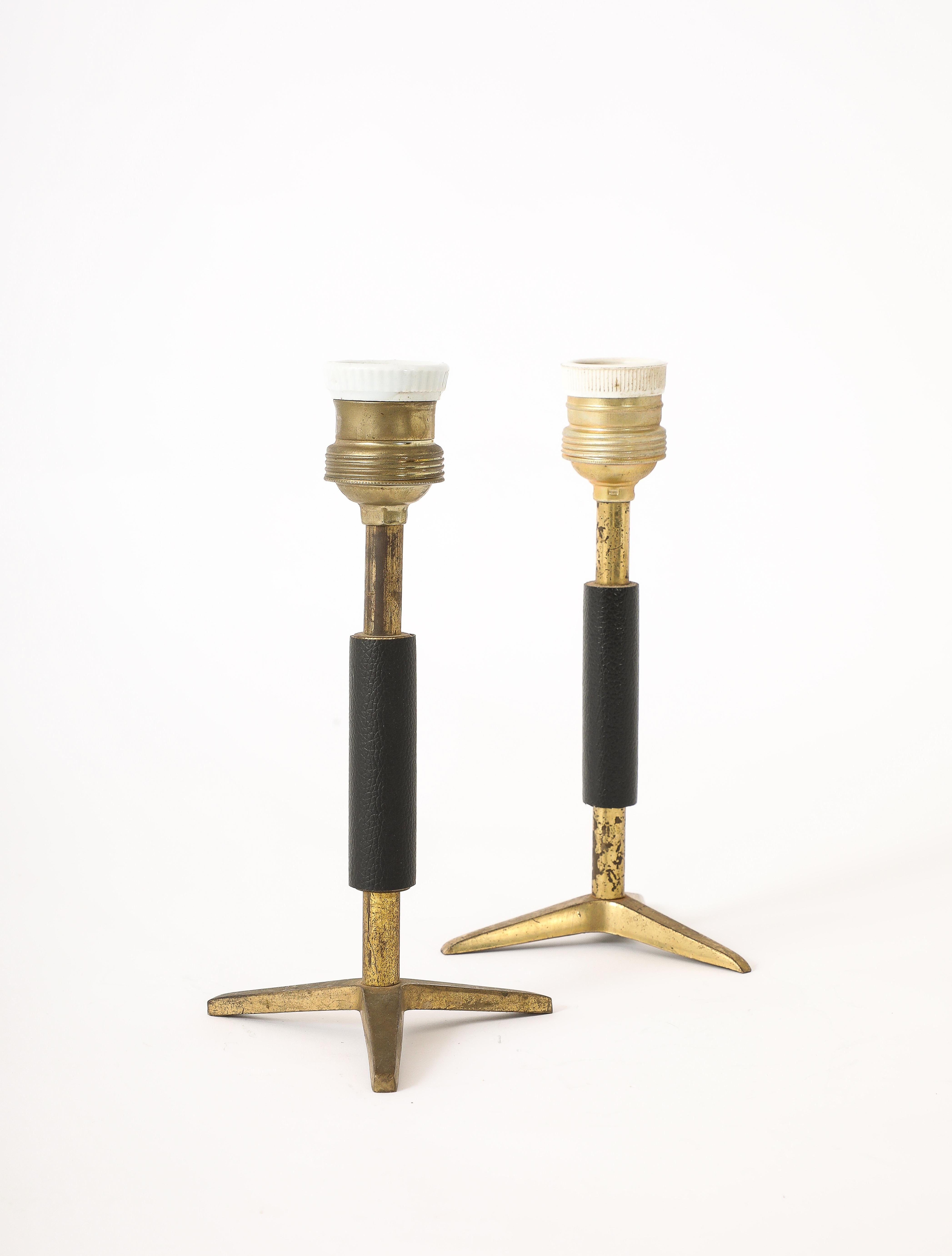Tischlampen aus Messing mit Leder umwickelt, Frankreich 1960er Jahre im Angebot 3