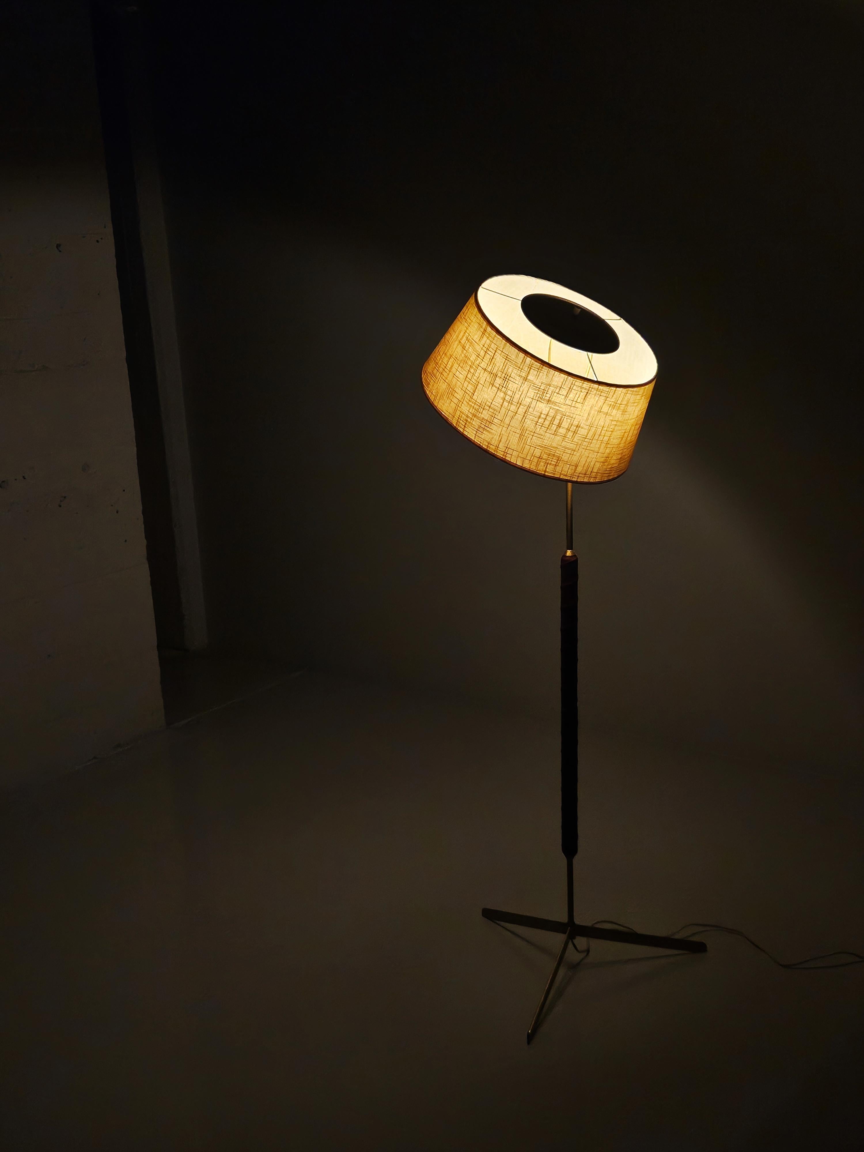 Leather wrapped floor lamp 'G-031' by Bergboms, Sweden, 1960s For Sale 4