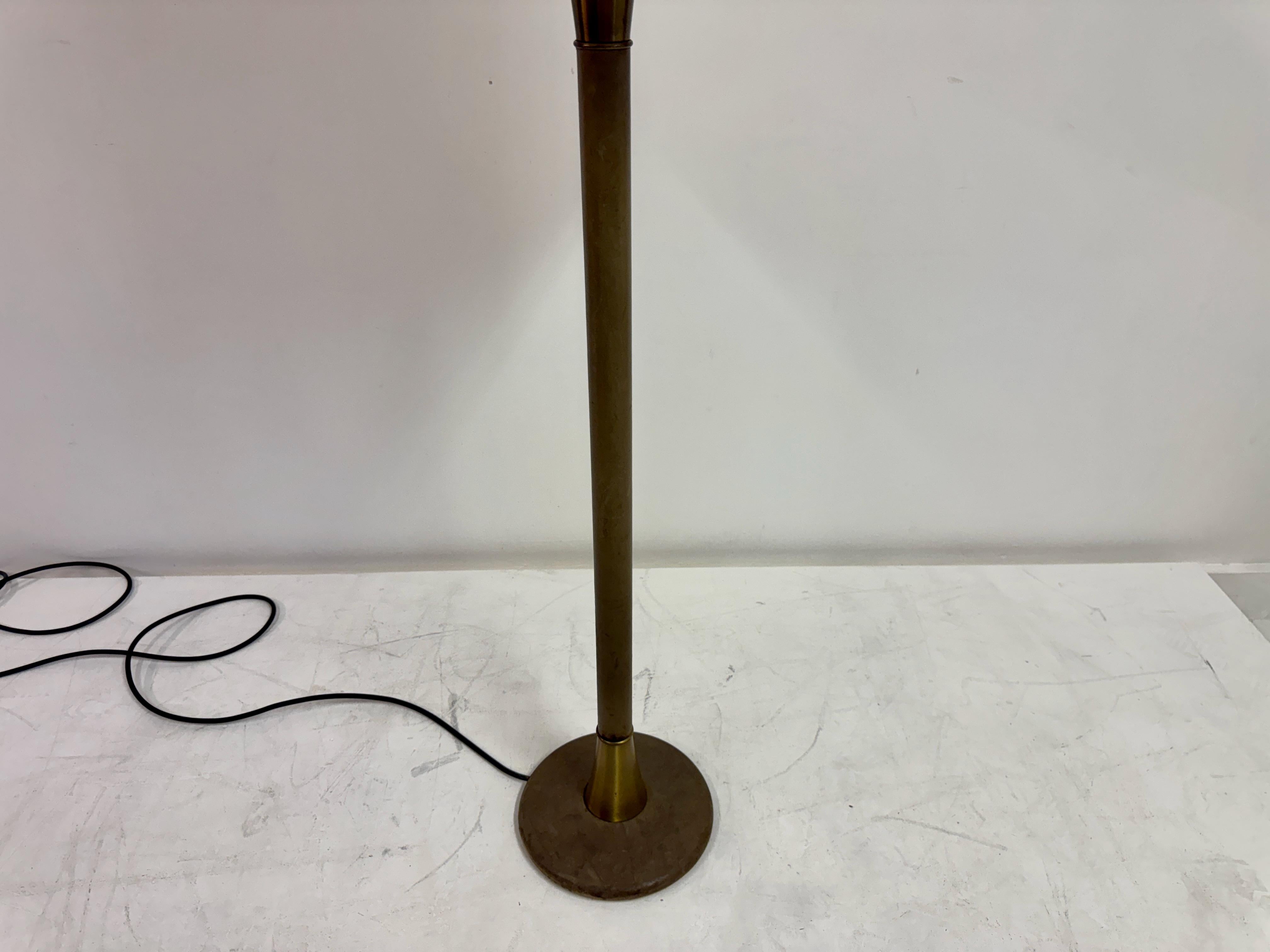 Mit Leder umwickelte Stehlampe mit Pergamentschirm, Charlotte Wawer zugeschrieben im Angebot 9