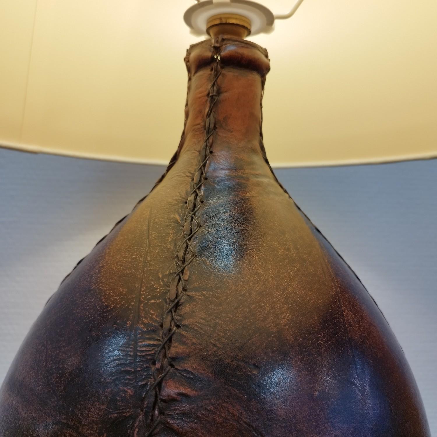 Leather wrapped glass lamp In Good Condition For Sale In NANTES, FR