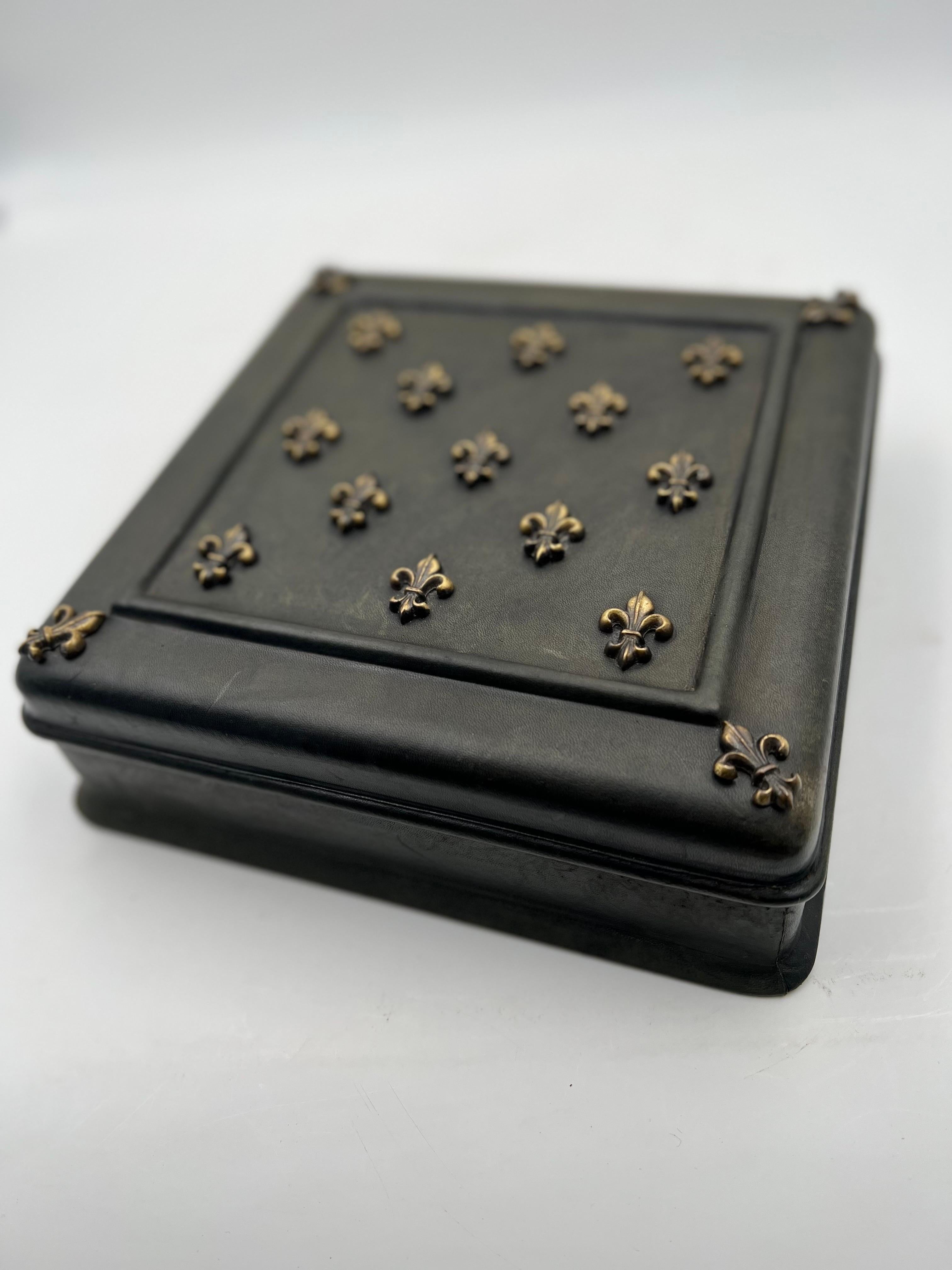 20th Century Leather Wrapped Italian Covered Box with Fleur De Lis Motif For Sale