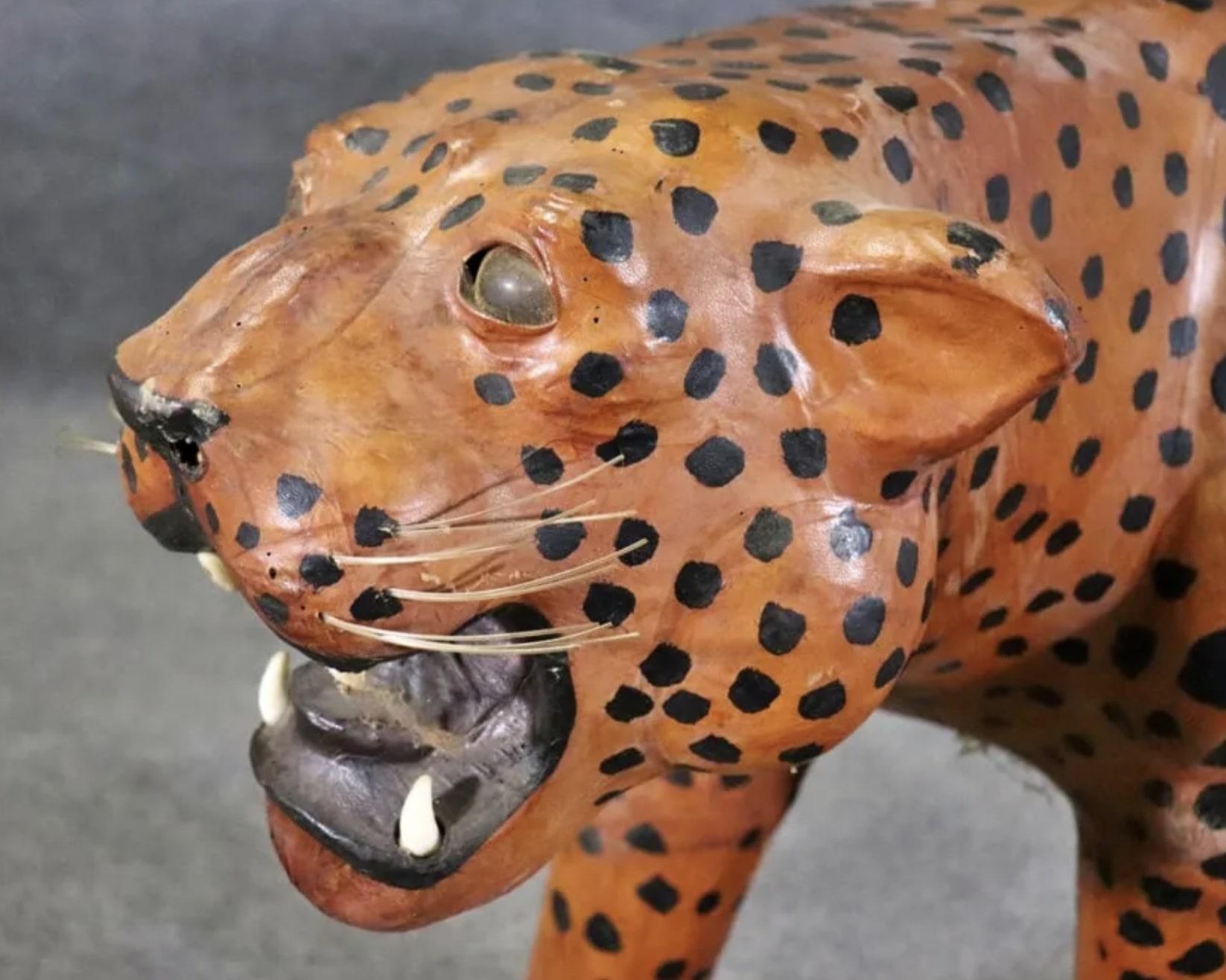 Leopardo avvolto in pelle In condizioni buone in vendita a Brooklyn, NY