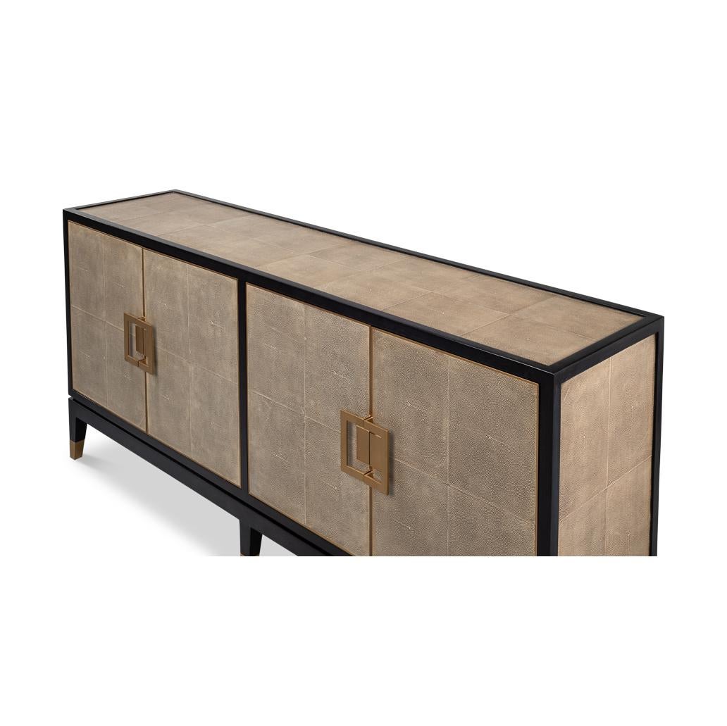 Credenza moderna de mediados de siglo forrada en piel en Nuevo estado para la venta en Westwood, NJ