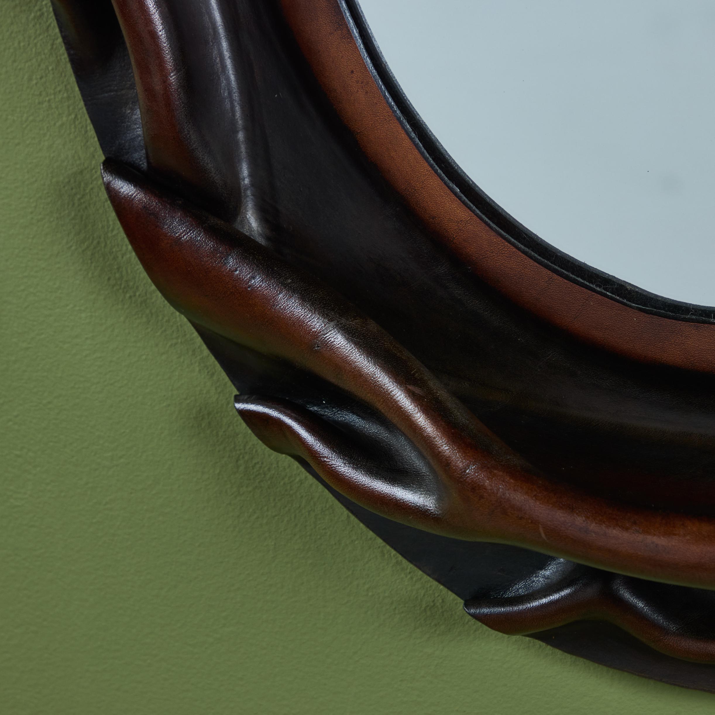 Miroir mural ovale gainé de cuir en vente 3