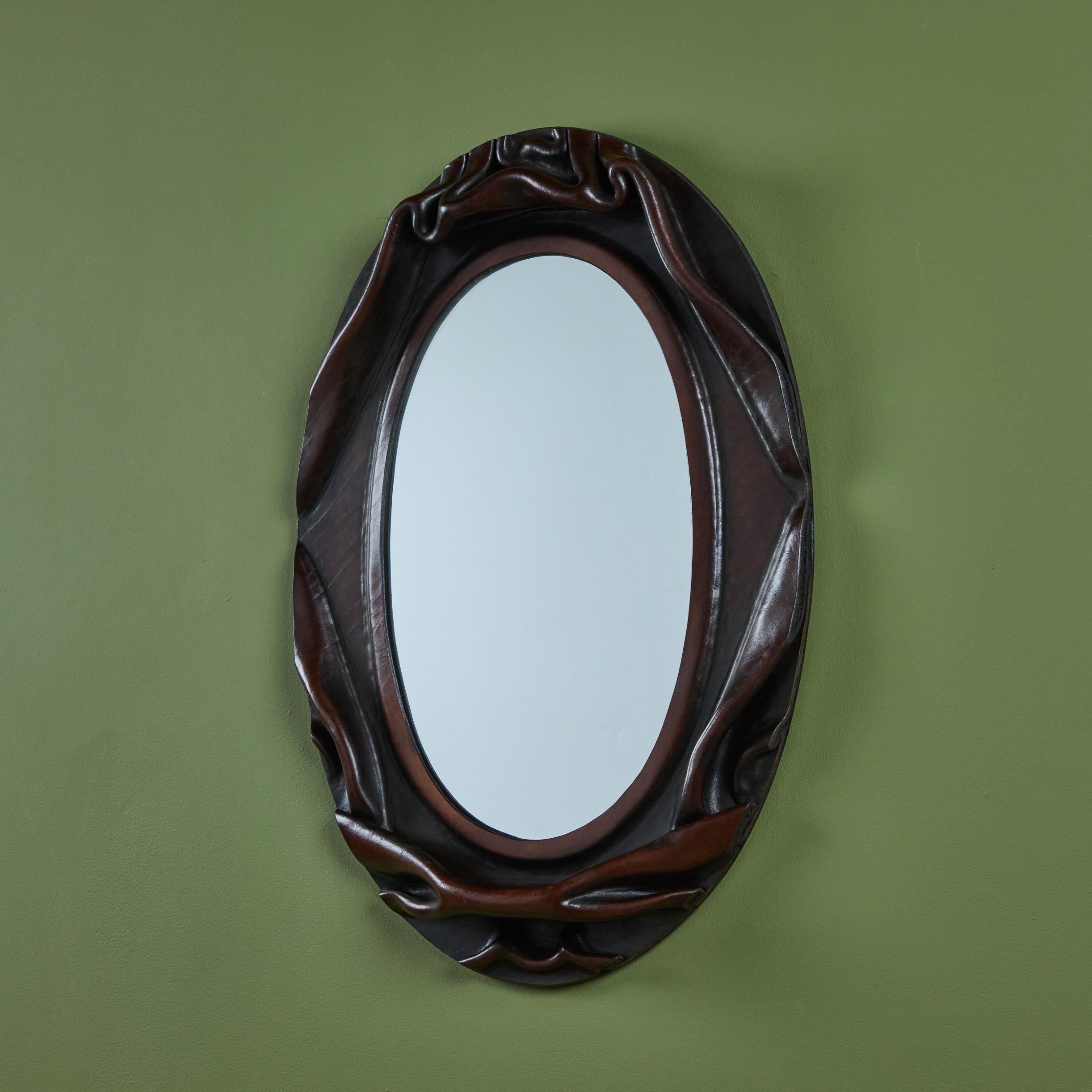 Miroir mural ovale gainé de cuir en vente 4