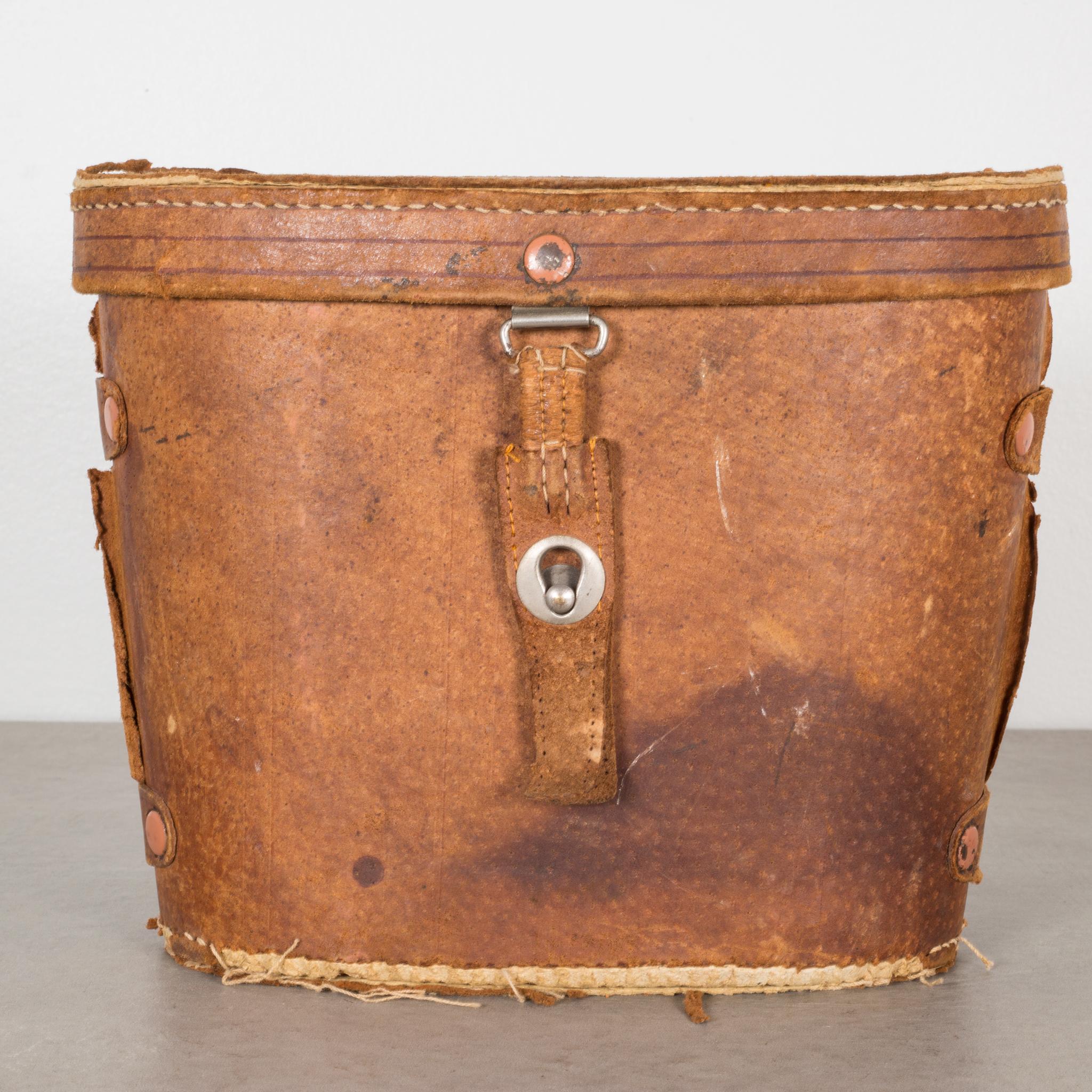 Binoculars Palomar enveloppés de cuir et coffret en cuir, vers 1950 Bon état à San Francisco, CA