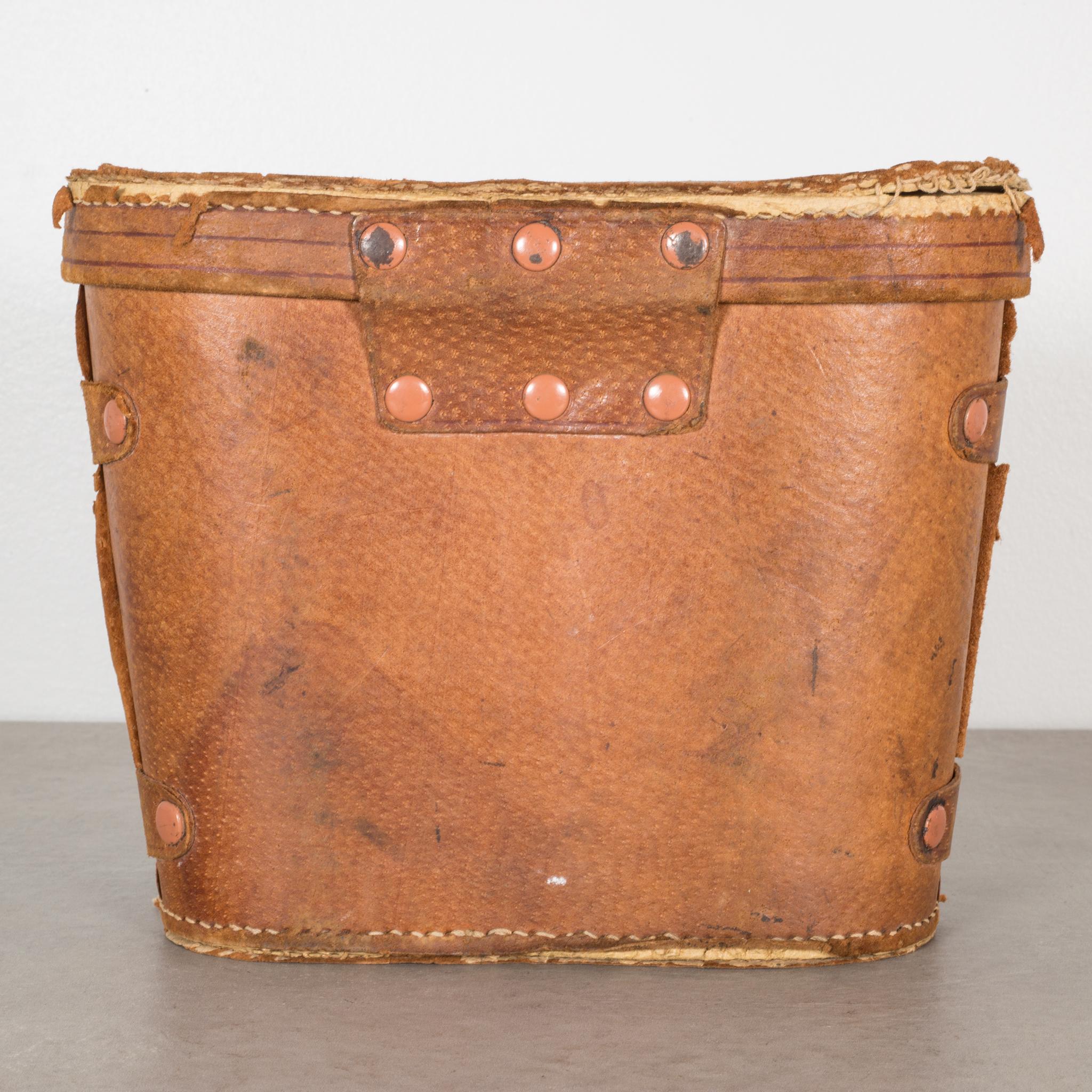Métal Binoculars Palomar enveloppés de cuir et coffret en cuir, vers 1950