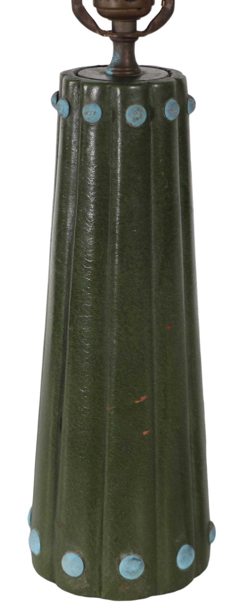 Lampe de table enveloppée de cuir, d'après A.I.C. c 1940's en vente 5