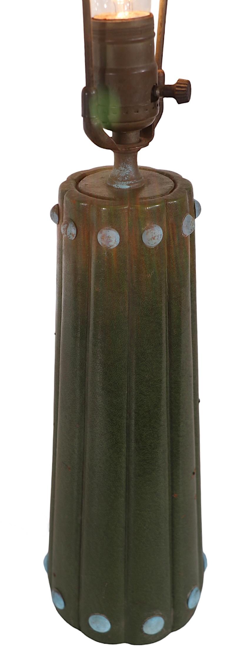 20ième siècle Lampe de table enveloppée de cuir, d'après A.I.C. c 1940's en vente