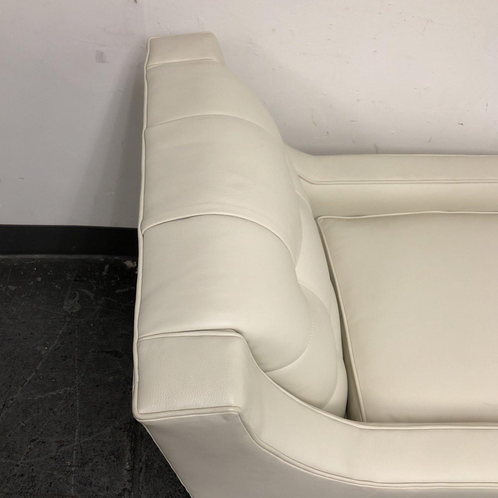 Leathercraft Style #112 White Leather Chair In Good Condition For Sale In San Francisco, CA