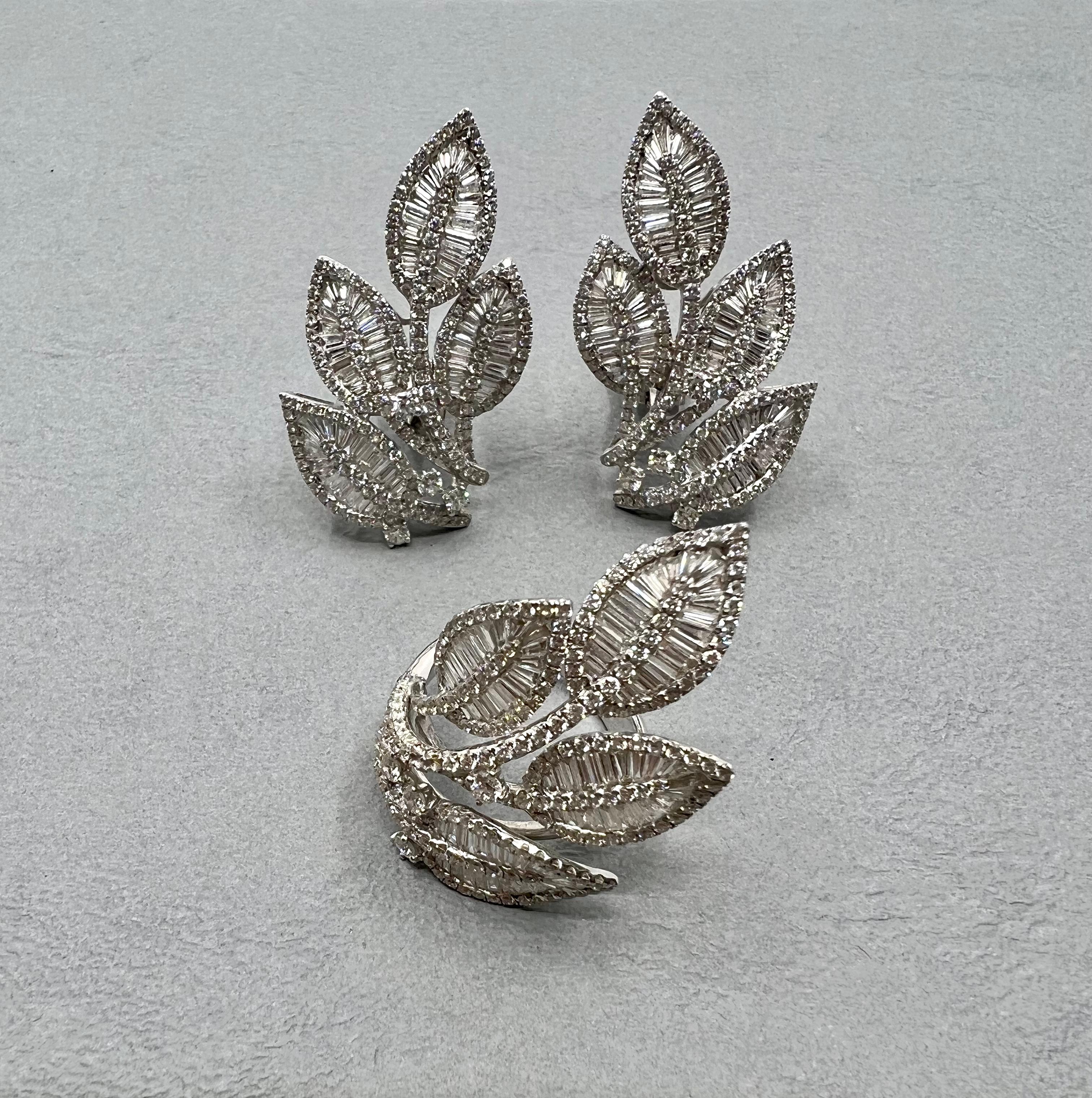 Ohrringe mit Blättern und Diamanten (6 Karat) auf Weißgold gefasst.  im Angebot 5