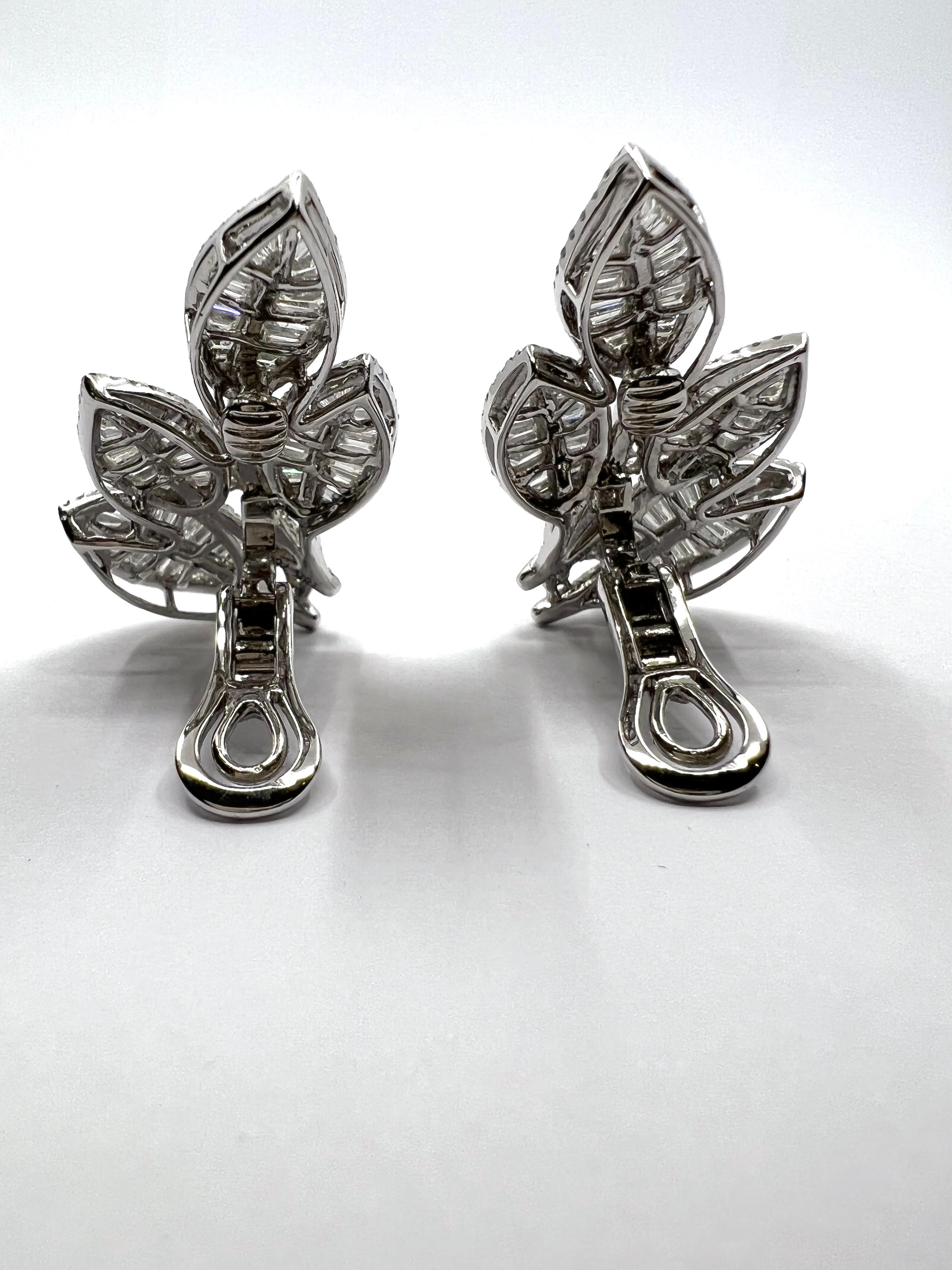 Leaves earrings diamonds paved (6 carats) set on white gold. For Sale 3