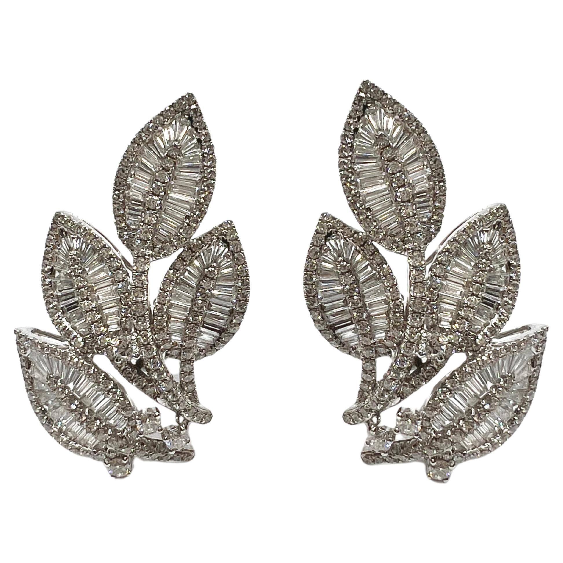 Leaves earrings diamonds paved (6 carats) set on white gold.  For Sale