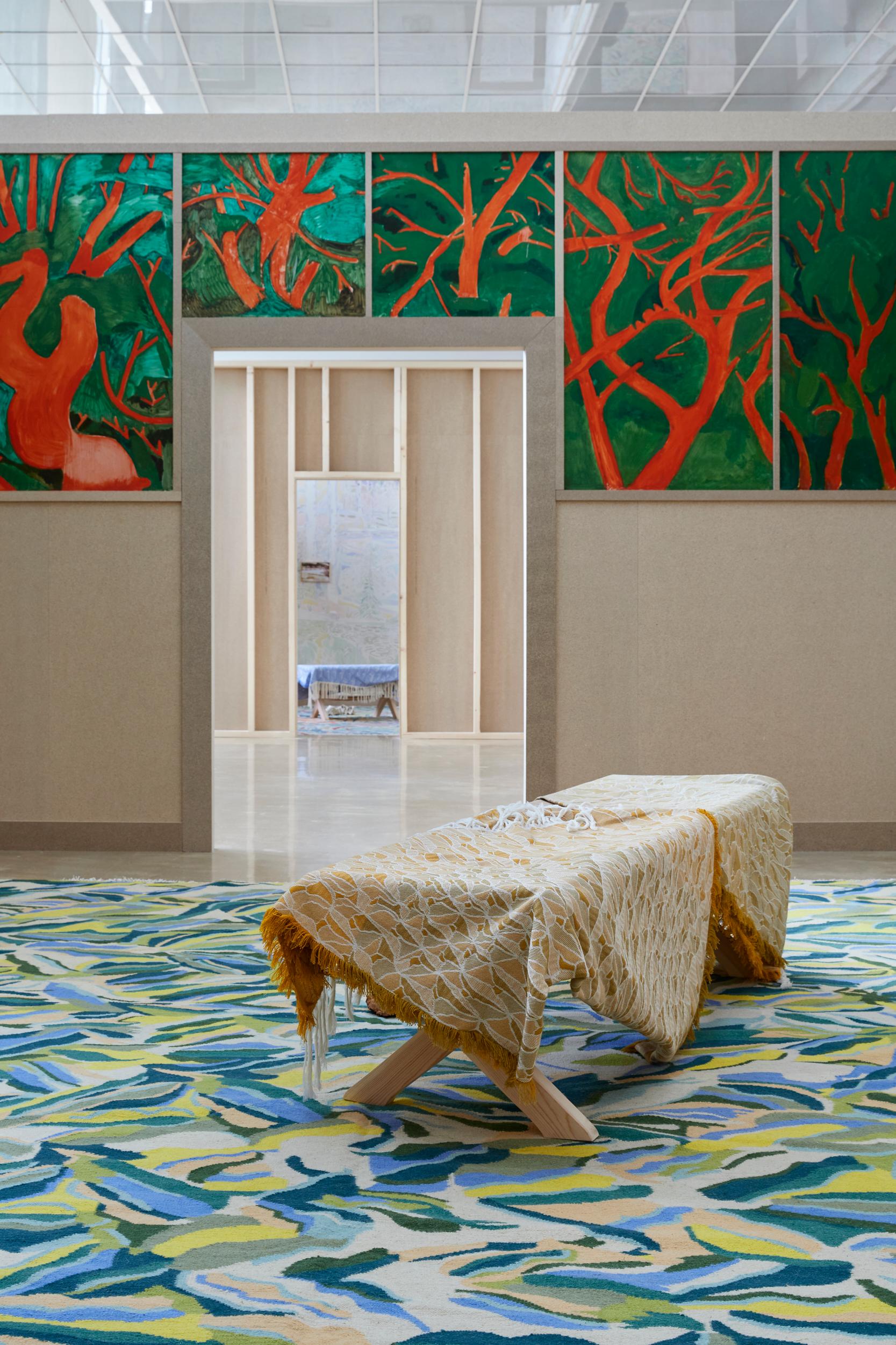 Tappeto Leaves & Grass di Volver Studio
Dimensioni: L 200 x L 300 cm.
Materiali: Lana.

Disponibile in quattro dimensioni: 90 x 240 cm, 140 x 200 cm, 170 x 240 cm e 200 x 300 cm. Disponibile anche in misure personalizzate. I prezzi possono variare.