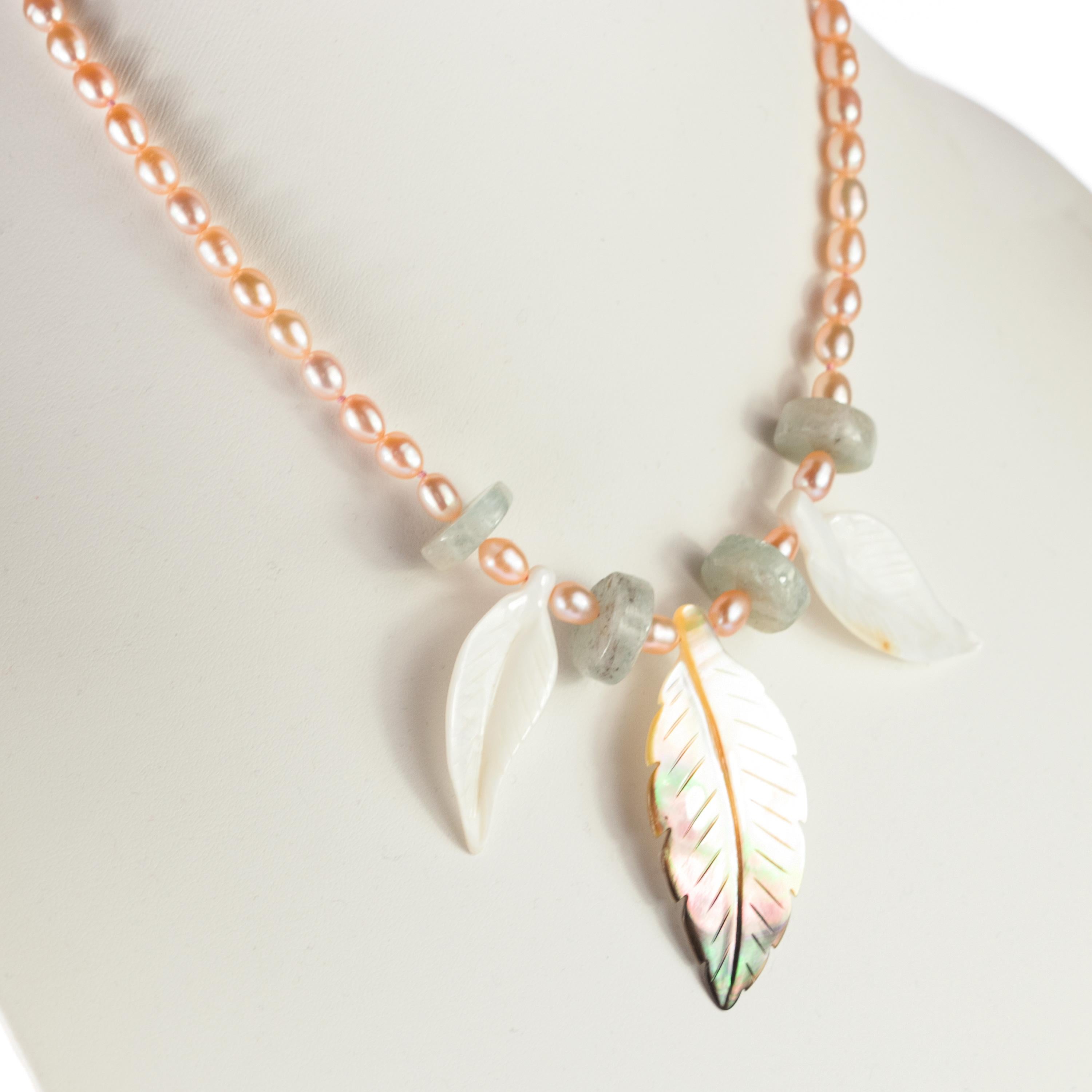 Leaves Pearl Mother Pearl Aquamarine 18 Karat Yellow Gold Tribal Leaf Necklace In New Condition For Sale In Milano, IT