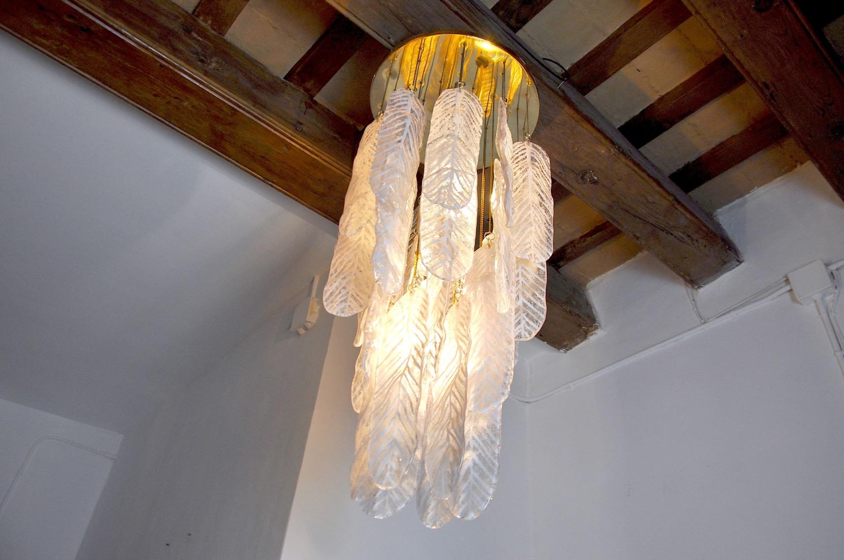 Fin du 20e siècle Lampe à suspension Leaves de Mazzega en verre de Murano, Italie, 1970 en vente