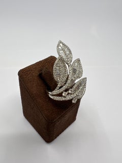 Leaves ring diamonds set on white gold