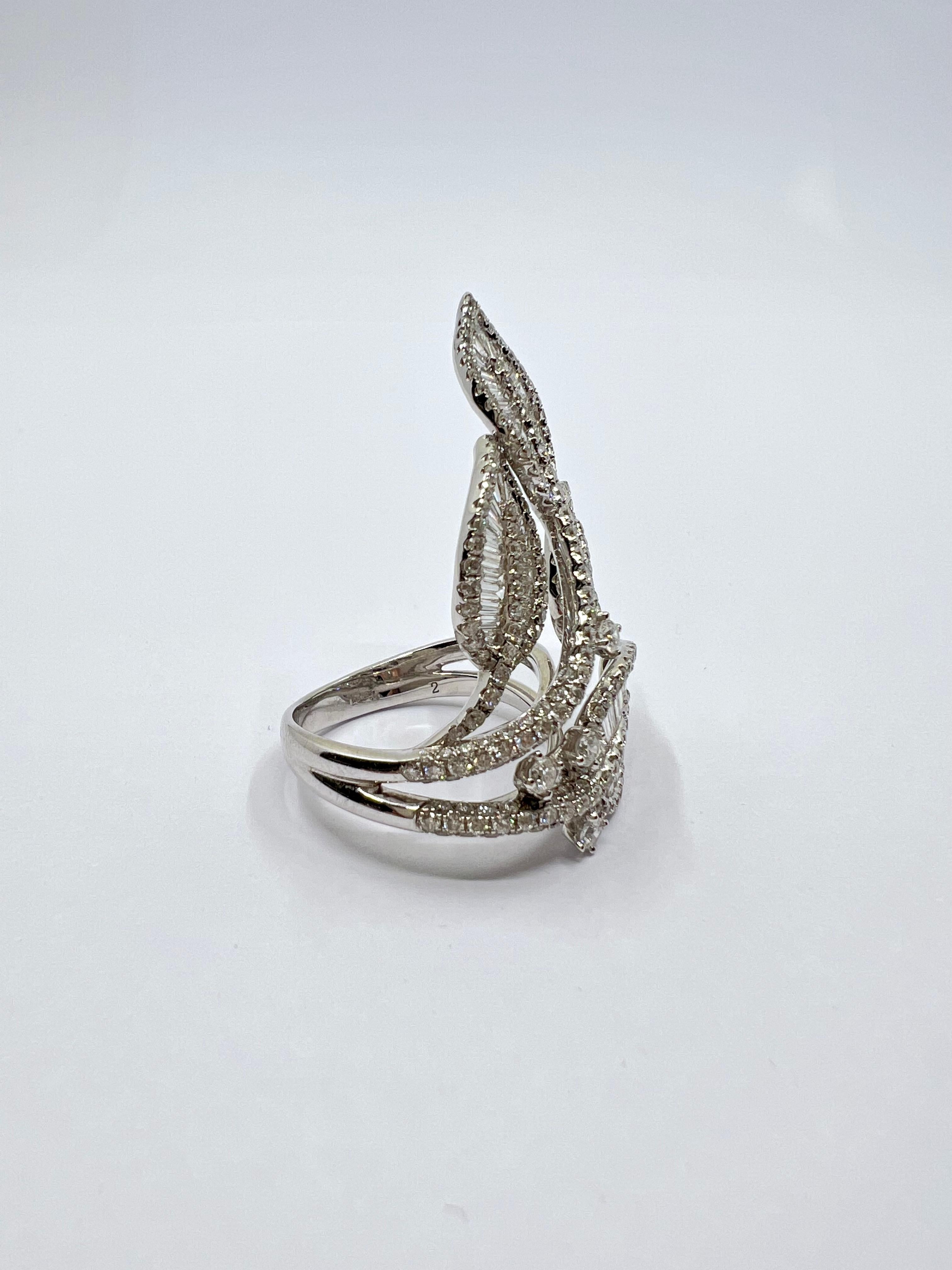 Ring mit Blättern und Diamanten auf Weißgold gefasst im Angebot 2