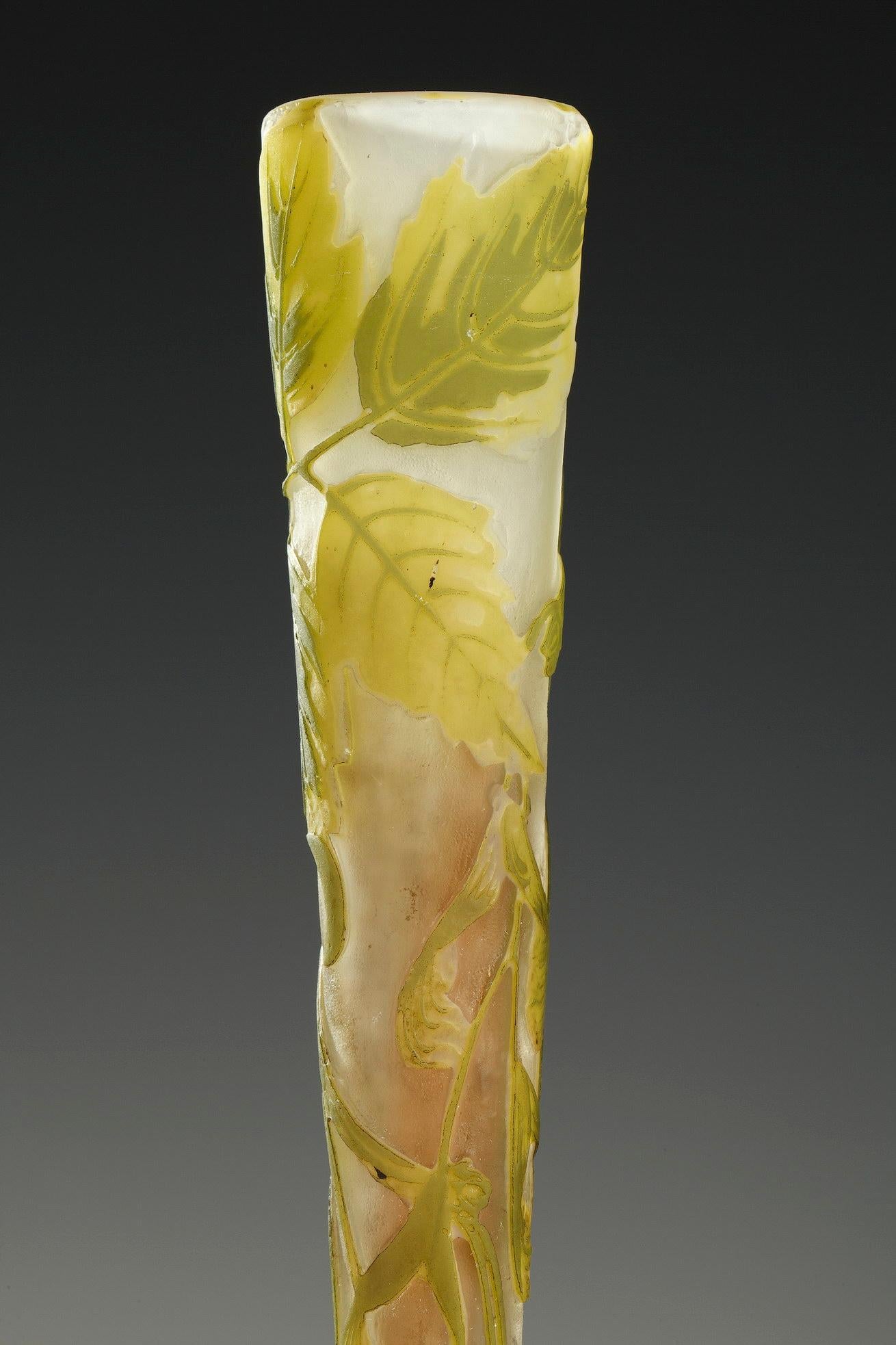 Soliflore vase in multilayer acid-etched glass, in green tones and decorated with leaves.

Emile Gallé (Nancy, 1846-1904), as a ceramist, carpenter and glassmaker, is one of the founding artists of Art Nouveau. His father, Charles Gallé