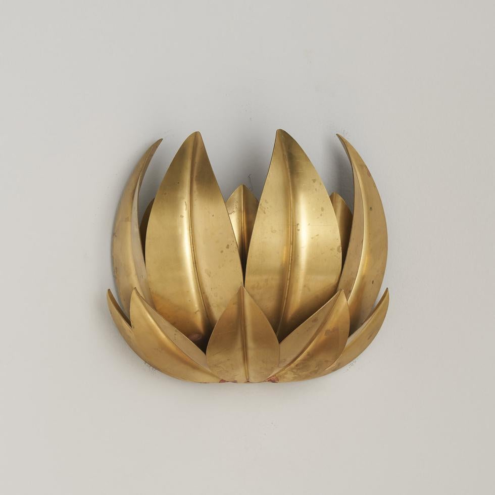 Italian Leaves With Antiquated Brass Finish Wall Sconce For Sale