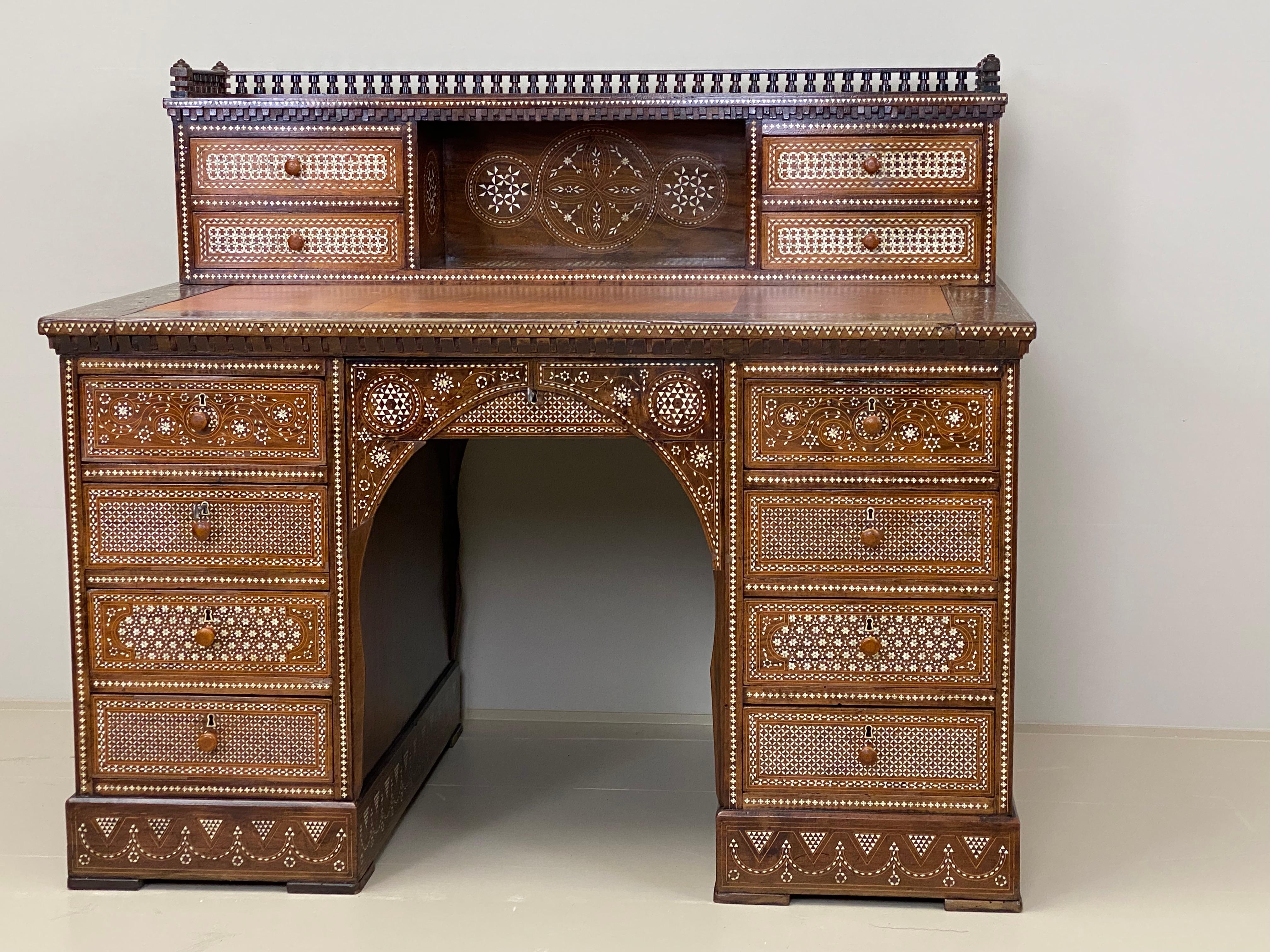 Antique writing desk with inlays and new leather top. Lebanon 1920s. In Good Condition For Sale In Schellebelle, BE