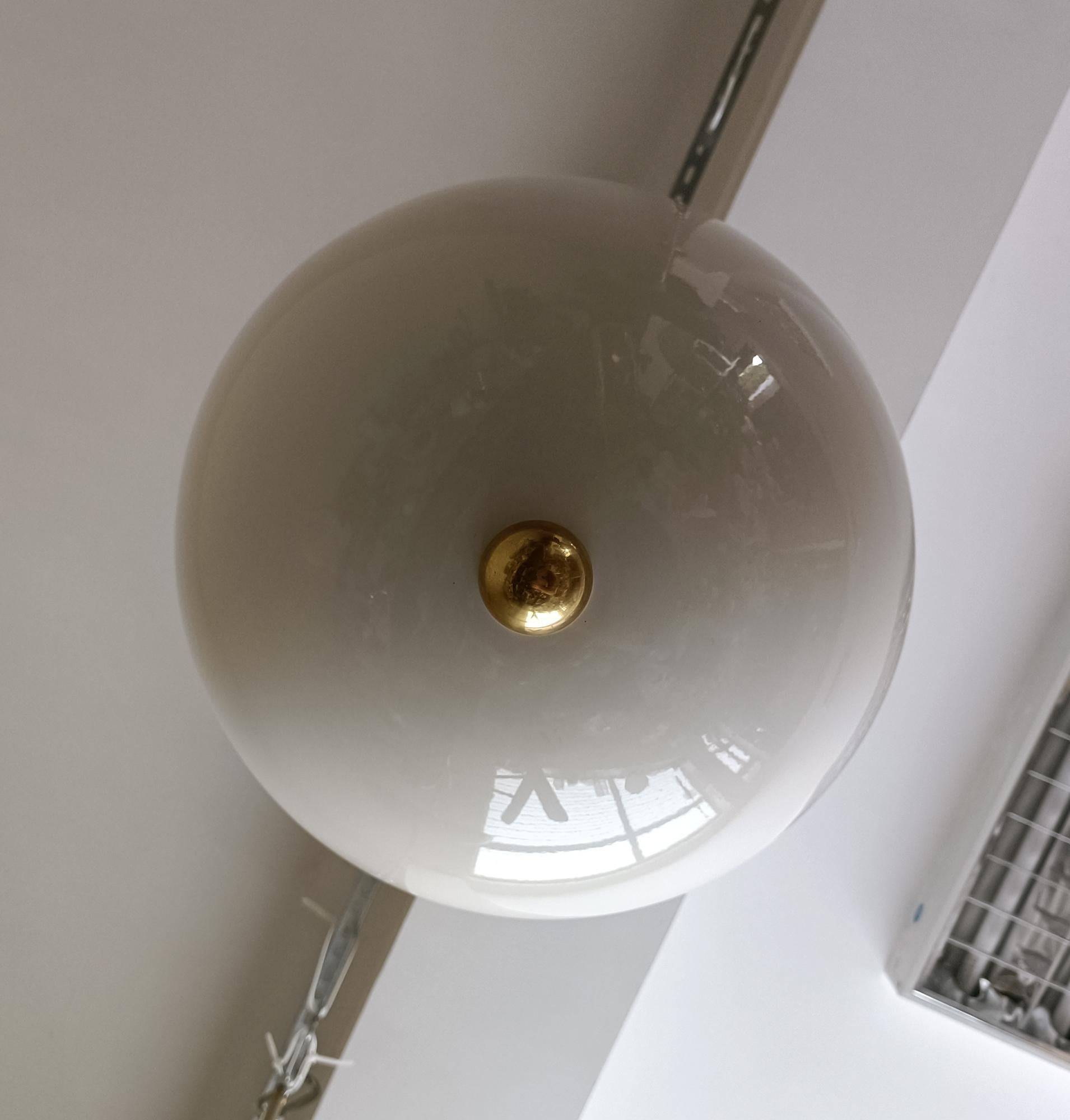 Lebos - large pendant by Candas Design, White cream/navy blue and brass In New Condition For Sale In REDA, 22