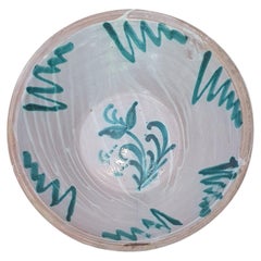 White and green glazed ceramic basin from Granada, 19th-20th century.