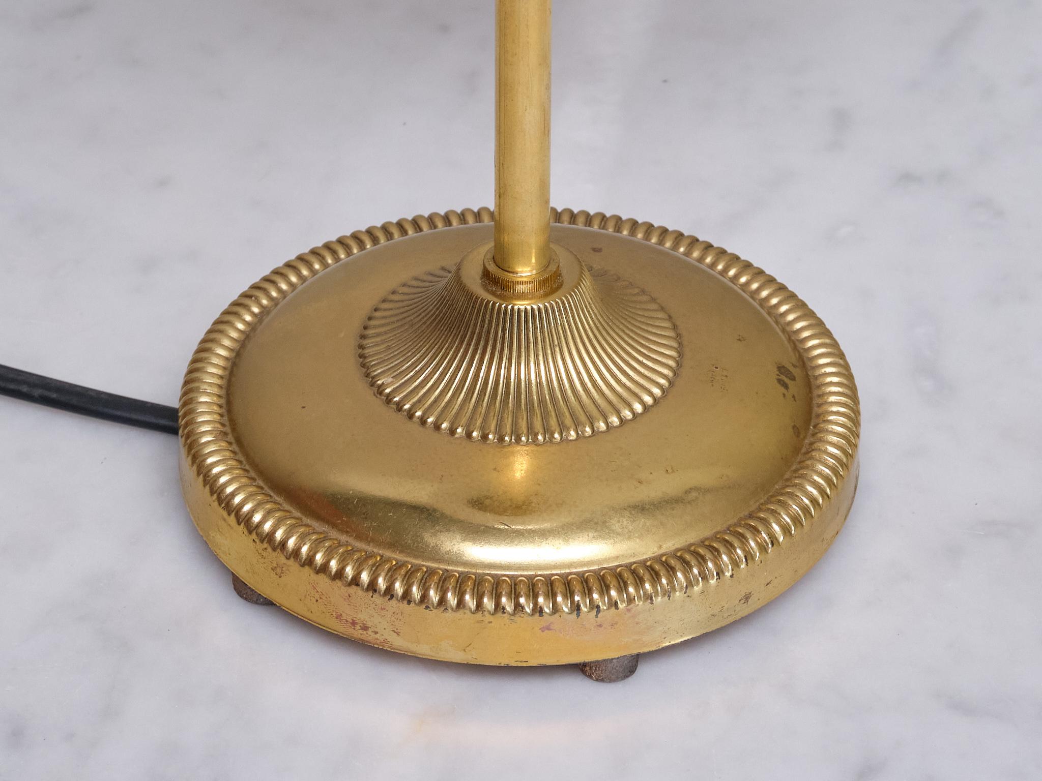 Lampe de bureau Leco avec globe en verre opale blanc, Suède, années 1960 Bon état - En vente à The Hague, NL