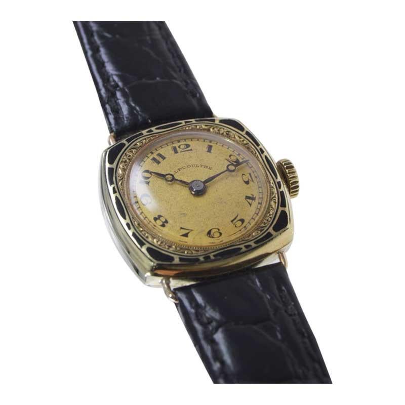 LeCoultre 14Kt. und Emaille-Intarsien Art Deco Armbanduhr um 1930''s  Damen im Angebot