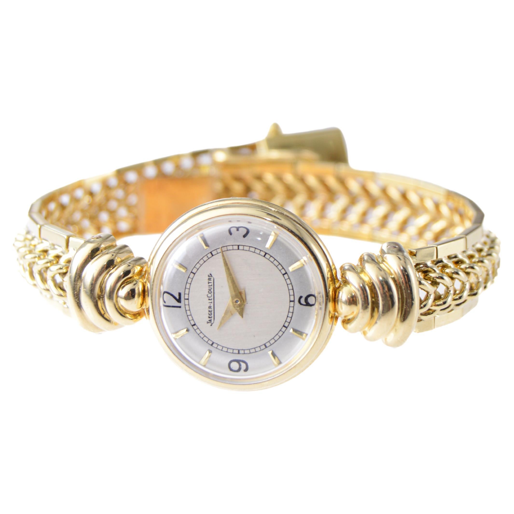 LeCoultre 18Kt. Montre The Moderns pour dames avec bracelet en or en vente 1