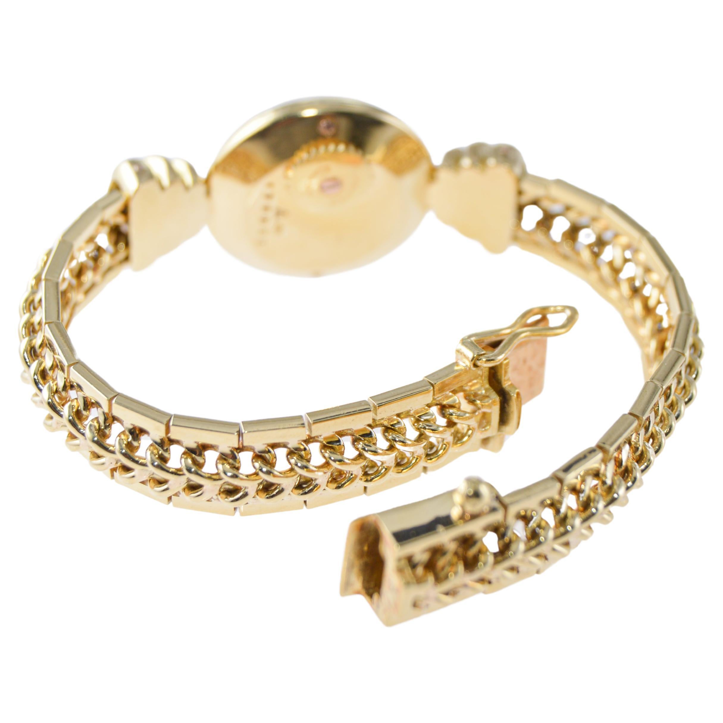 LeCoultre 18Kt. Montre The Moderns pour dames avec bracelet en or en vente 3