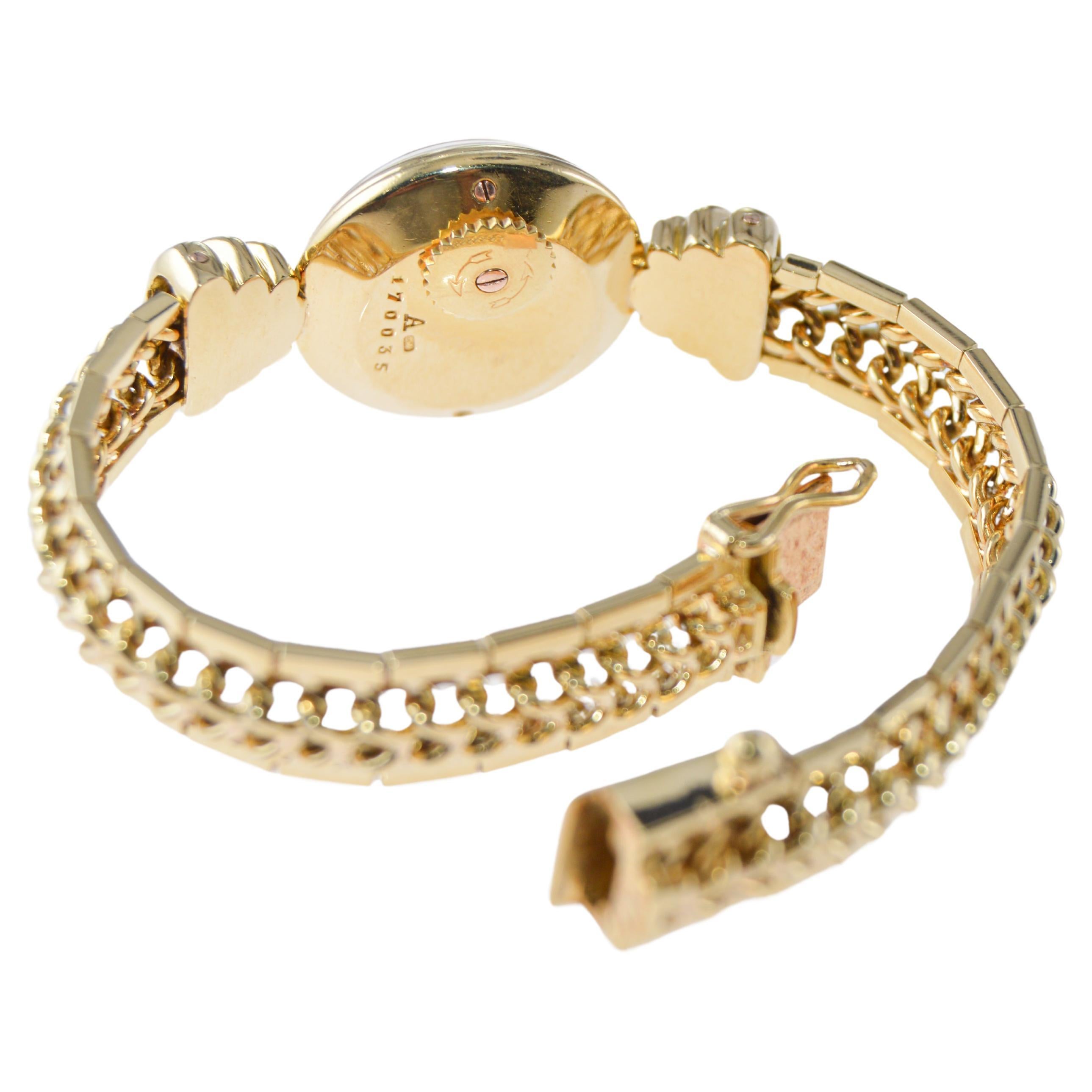 LeCoultre 18Kt. Montre The Moderns pour dames avec bracelet en or en vente 4